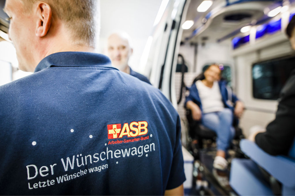 Urheberrechtlich geschuetzte Aufnahmen. Jede Verwendung ist honorarpflichtig und muss beim Urheber vorher angezeigt werden!  [CREDIT: Lars Berg / WWW.LARSBERG.EU Ê- Lars Berg, Von der Tinnenstrasse 13, 48145 Muenster, Germany, mobile +49 179 1379630, Bank: Commerzbank Mnster, IBAN: DE09 4008 0040 0600 9372 00 BIC: DRES DE FF 400, Finanzamt Muenster-Innenstadt, Steuernummer 337/5017/1774, USt-IdNr. DE247738150 - Verwendung nur gegen Namensnennung, Beleg und Honorar entsprechend aktueller MFMPreisliste zzgl. 7 Prozent MwSt - Bei der Verwendung ausserhalb journalistischer Berichterstattung (z.B. Werbung etc.) bitte vorher mit dem Autor Kontakt aufnehmen. Es wird grundsaetzlich keine Einholung von Persoenlichkeits-, Kunst- oder Markenrechten zugesichert, es sei denn, dies ist hier in der Bildbeschriftung ausdruecklich vermerkt. Die Einholung dieser Rechte obliegt dem Nutzer. Es gelten die unter WWW.LARSBERG.EU aufgefhrten AGB. - NO MODEL RELEASE - ]