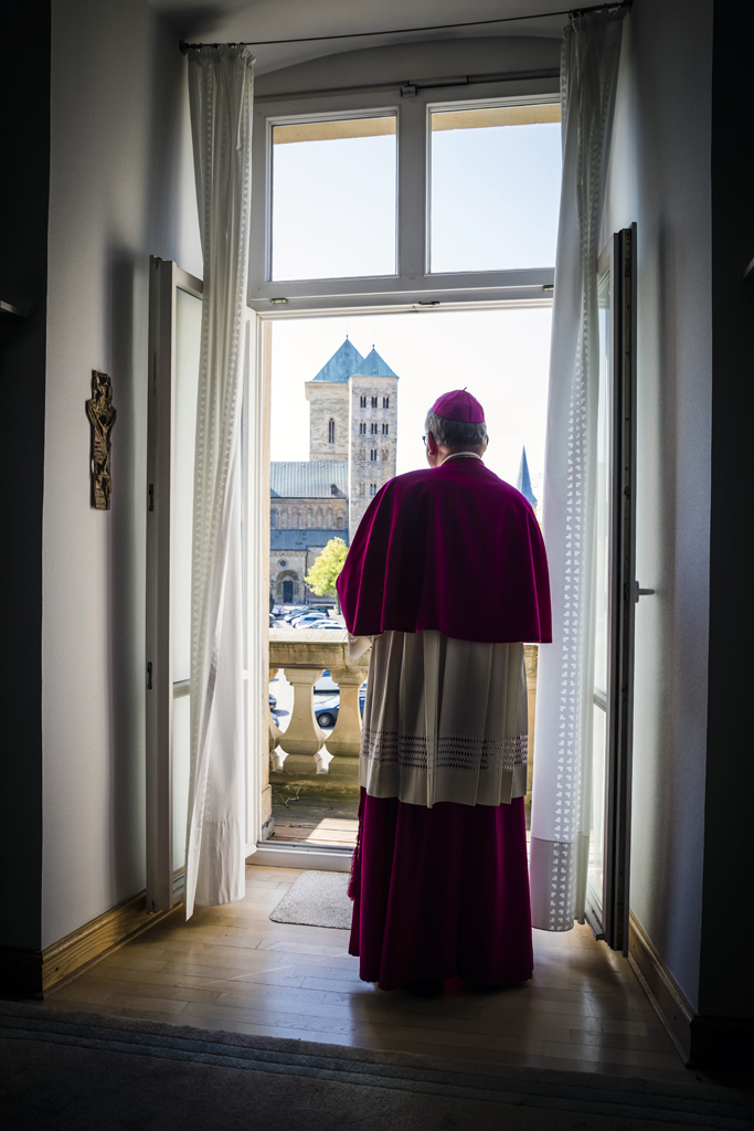 Urheberrechtlich Geschuetzte Aufnahmen.  [CREDIT: WWW.LARSBERG.EU Ê- Lars Berg, Von der Tinnenstrasse 13, 48145 Muenster, Germany, mobile +49 179 1379630, Bank: Dresdner Bank ÊKonto: 06 009 372 00, BLZ 400 800 40, IBAN: DE09 4008 0040 0600 9372 00 BIC: DRES DE FF 400, Finanzamt Muenster-Innenstadt, Steuernummer 337/5017/1774, USt-IdNr. DE247738150 - Verwendung nur gegen Namensnennung, Beleg und Honorar entsprechend aktueller MFMPreisliste zzgl. 7Prozent MwSt - Bei der Verwendung ausserhalb journalistischer Berichterstattung (z.B. Werbung etc.) bitte vorher mit dem Autor Kontakt aufnehmen. Es wird grundsaetzlich keine Einholung von Persoenlichkeits-, Kunst- oder Markenrechten zugesichert, es sei denn, dies ist hier in der Bildbeschriftung ausdruecklich vermerkt. Die Einholung dieser Rechte obliegt dem Nutzer. Es gelten die unter WWW.LARSBERG.EU aufgefhrten AGB`s. - NO MODEL RELEASE - ]