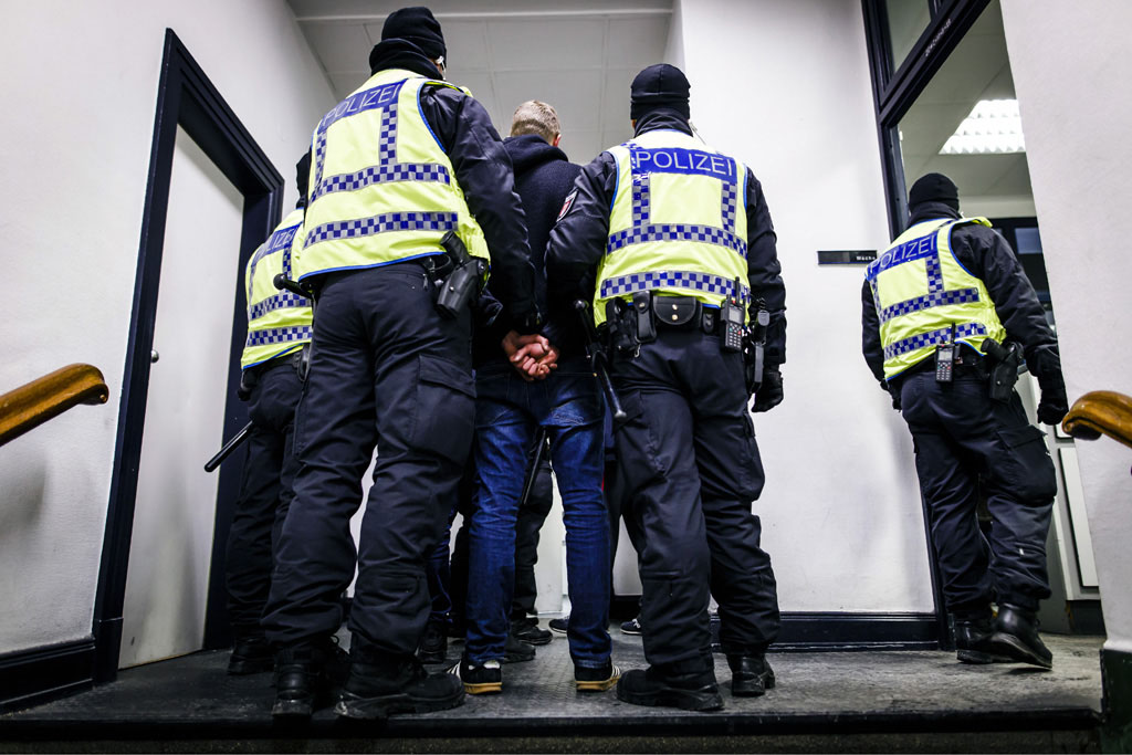 Urheberrechtlich geschuetzte Aufnahmen. Jede Verwendung ist honorarpflichtig und muss beim Urheber vorher angezeigt werden!  [CREDIT: Lars Berg / WWW.LARSBERG.EU Ê- Lars Berg, Von der Tinnenstrasse 13, 48145 Muenster, Germany, mobile +49 179 1379630, Bank: Commerzbank Mnster, IBAN: DE09 4008 0040 0600 9372 00 BIC: DRES DE FF 400, Finanzamt Muenster-Innenstadt, Steuernummer 337/5017/1774, USt-IdNr. DE247738150 - Verwendung nur gegen Namensnennung, Beleg und Honorar entsprechend aktueller MFMPreisliste zzgl. 7 Prozent MwSt - Bei der Verwendung ausserhalb journalistischer Berichterstattung (z.B. Werbung etc.) bitte vorher mit dem Autor Kontakt aufnehmen. Es wird grundsaetzlich keine Einholung von Persoenlichkeits-, Kunst- oder Markenrechten zugesichert, es sei denn, dies ist hier in der Bildbeschriftung ausdruecklich vermerkt. Die Einholung dieser Rechte obliegt dem Nutzer. Es gelten die unter WWW.LARSBERG.EU aufgefhrten AGB. - NO MODEL RELEASE - ]