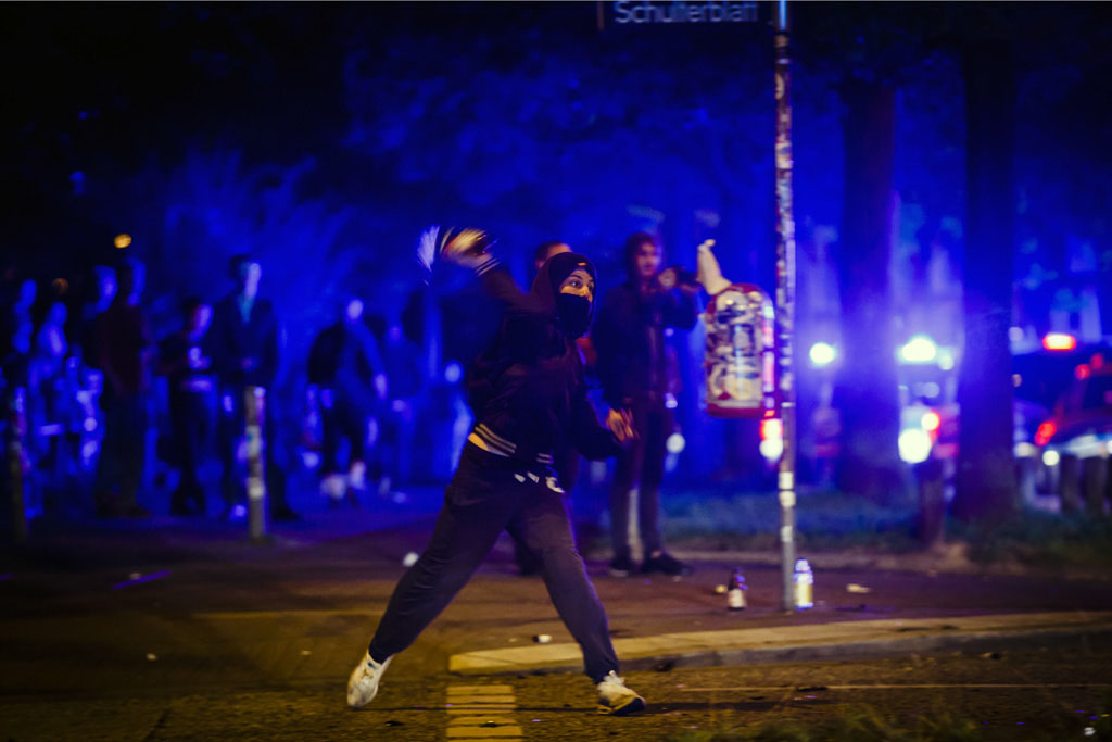 Urheberrechtlich geschuetzte Aufnahmen. Jede Verwendung ist honorarpflichtig und muss beim Urheber vorher angezeigt werden!  [CREDIT: Lars Berg / WWW.LARSBERG.EU Ê- Lars Berg, Von der Tinnenstrasse 13, 48145 Muenster, Germany, mobile +49 179 1379630, Bank: Commerzbank Mnster, IBAN: DE09 4008 0040 0600 9372 00 BIC: DRES DE FF 400, Finanzamt Muenster-Innenstadt, Steuernummer 337/5017/1774, USt-IdNr. DE247738150 - Verwendung nur gegen Namensnennung, Beleg und Honorar entsprechend aktueller MFMPreisliste zzgl. 7 Prozent MwSt - Bei der Verwendung ausserhalb journalistischer Berichterstattung (z.B. Werbung etc.) bitte vorher mit dem Autor Kontakt aufnehmen. Es wird grundsaetzlich keine Einholung von Persoenlichkeits-, Kunst- oder Markenrechten zugesichert, es sei denn, dies ist hier in der Bildbeschriftung ausdruecklich vermerkt. Die Einholung dieser Rechte obliegt dem Nutzer. Es gelten die unter WWW.LARSBERG.EU aufgefhrten AGB. - NO MODEL RELEASE - ]