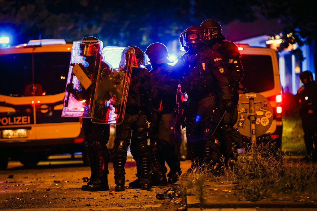 Urheberrechtlich geschuetzte Aufnahmen. Jede Verwendung ist honorarpflichtig und muss beim Urheber vorher angezeigt werden!  [CREDIT: Lars Berg / WWW.LARSBERG.EU Ê- Lars Berg, Von der Tinnenstrasse 13, 48145 Muenster, Germany, mobile +49 179 1379630, Bank: Commerzbank Mnster, IBAN: DE09 4008 0040 0600 9372 00 BIC: DRES DE FF 400, Finanzamt Muenster-Innenstadt, Steuernummer 337/5017/1774, USt-IdNr. DE247738150 - Verwendung nur gegen Namensnennung, Beleg und Honorar entsprechend aktueller MFMPreisliste zzgl. 7 Prozent MwSt - Bei der Verwendung ausserhalb journalistischer Berichterstattung (z.B. Werbung etc.) bitte vorher mit dem Autor Kontakt aufnehmen. Es wird grundsaetzlich keine Einholung von Persoenlichkeits-, Kunst- oder Markenrechten zugesichert, es sei denn, dies ist hier in der Bildbeschriftung ausdruecklich vermerkt. Die Einholung dieser Rechte obliegt dem Nutzer. Es gelten die unter WWW.LARSBERG.EU aufgefhrten AGB. - NO MODEL RELEASE - ]