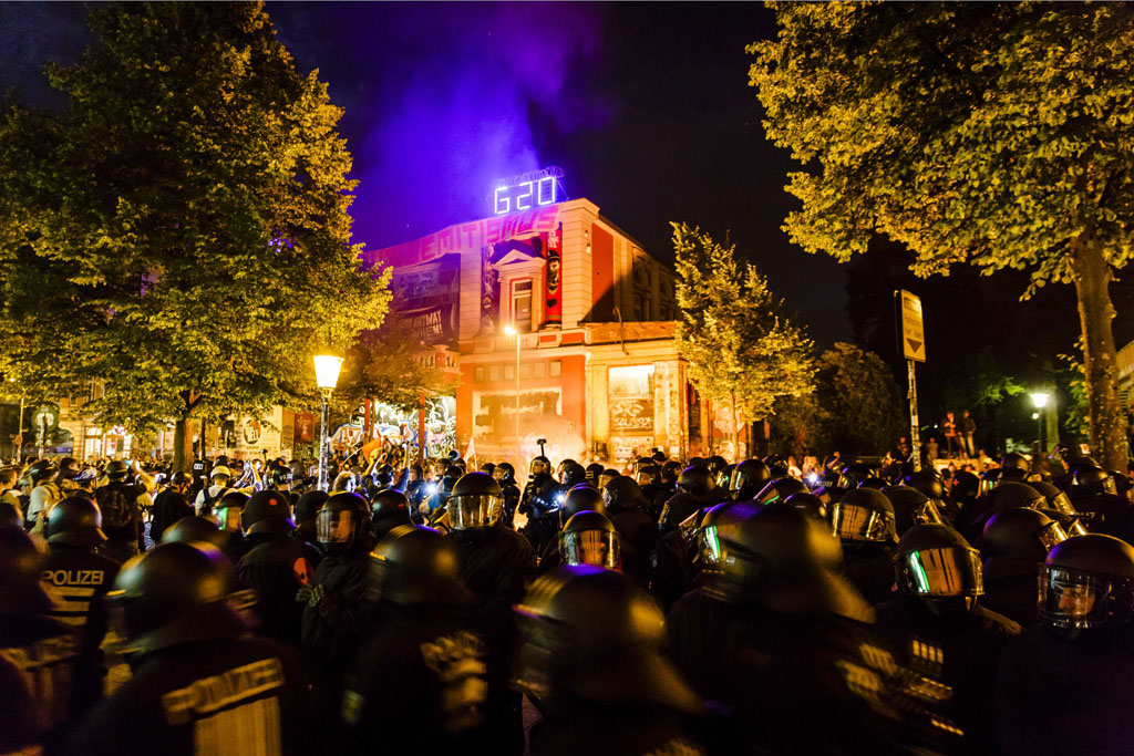 Urheberrechtlich geschuetzte Aufnahmen. Jede Verwendung ist honorarpflichtig und muss beim Urheber vorher angezeigt werden!  [CREDIT: Lars Berg / WWW.LARSBERG.EU Ê- Lars Berg, Von der Tinnenstrasse 13, 48145 Muenster, Germany, mobile +49 179 1379630, Bank: Commerzbank Mnster, IBAN: DE09 4008 0040 0600 9372 00 BIC: DRES DE FF 400, Finanzamt Muenster-Innenstadt, Steuernummer 337/5017/1774, USt-IdNr. DE247738150 - Verwendung nur gegen Namensnennung, Beleg und Honorar entsprechend aktueller MFMPreisliste zzgl. 7 Prozent MwSt - Bei der Verwendung ausserhalb journalistischer Berichterstattung (z.B. Werbung etc.) bitte vorher mit dem Autor Kontakt aufnehmen. Es wird grundsaetzlich keine Einholung von Persoenlichkeits-, Kunst- oder Markenrechten zugesichert, es sei denn, dies ist hier in der Bildbeschriftung ausdruecklich vermerkt. Die Einholung dieser Rechte obliegt dem Nutzer. Es gelten die unter WWW.LARSBERG.EU aufgefhrten AGB. - NO MODEL RELEASE - ]