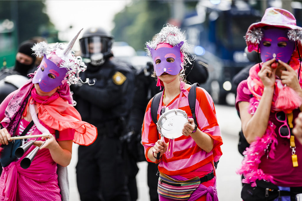 Urheberrechtlich geschuetzte Aufnahmen. Jede Verwendung ist honorarpflichtig und muss beim Urheber vorher angezeigt werden!  [CREDIT: Lars Berg / WWW.LARSBERG.EU Ê- Lars Berg, Von der Tinnenstrasse 13, 48145 Muenster, Germany, mobile +49 179 1379630, Bank: Commerzbank Mnster, IBAN: DE09 4008 0040 0600 9372 00 BIC: DRES DE FF 400, Finanzamt Muenster-Innenstadt, Steuernummer 337/5017/1774, USt-IdNr. DE247738150 - Verwendung nur gegen Namensnennung, Beleg und Honorar entsprechend aktueller MFMPreisliste zzgl. 7 Prozent MwSt - Bei der Verwendung ausserhalb journalistischer Berichterstattung (z.B. Werbung etc.) bitte vorher mit dem Autor Kontakt aufnehmen. Es wird grundsaetzlich keine Einholung von Persoenlichkeits-, Kunst- oder Markenrechten zugesichert, es sei denn, dies ist hier in der Bildbeschriftung ausdruecklich vermerkt. Die Einholung dieser Rechte obliegt dem Nutzer. Es gelten die unter WWW.LARSBERG.EU aufgefhrten AGB. - NO MODEL RELEASE - ]