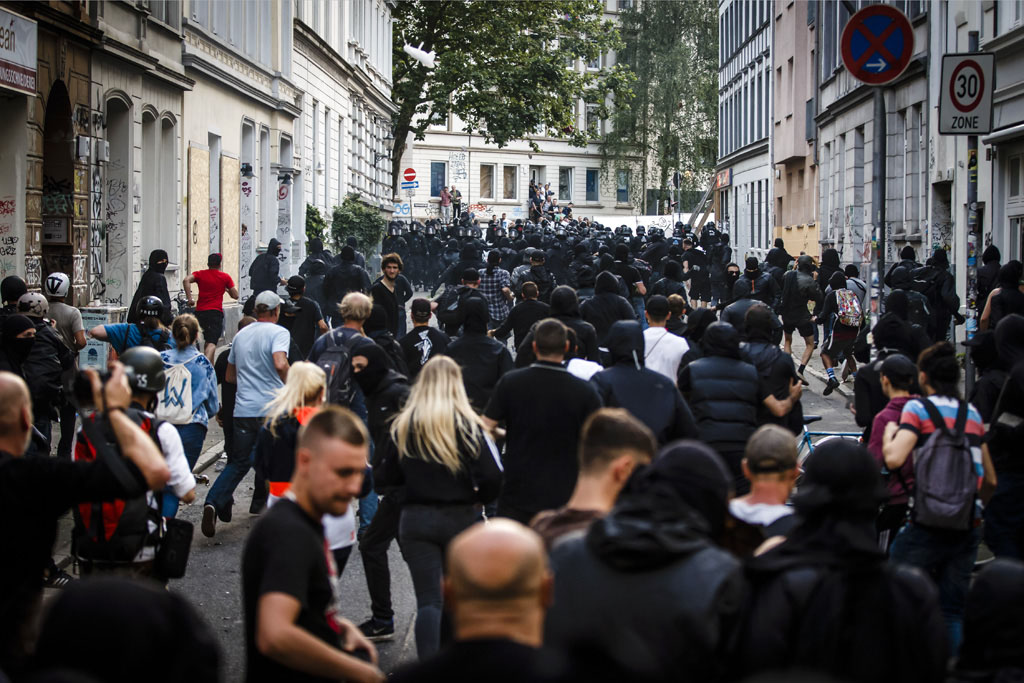Urheberrechtlich geschuetzte Aufnahmen. Jede Verwendung ist honorarpflichtig und muss beim Urheber vorher angezeigt werden!  [CREDIT: Lars Berg / WWW.LARSBERG.EU Ê- Lars Berg, Von der Tinnenstrasse 13, 48145 Muenster, Germany, mobile +49 179 1379630, Bank: Commerzbank Mnster, IBAN: DE09 4008 0040 0600 9372 00 BIC: DRES DE FF 400, Finanzamt Muenster-Innenstadt, Steuernummer 337/5017/1774, USt-IdNr. DE247738150 - Verwendung nur gegen Namensnennung, Beleg und Honorar entsprechend aktueller MFMPreisliste zzgl. 7 Prozent MwSt - Bei der Verwendung ausserhalb journalistischer Berichterstattung (z.B. Werbung etc.) bitte vorher mit dem Autor Kontakt aufnehmen. Es wird grundsaetzlich keine Einholung von Persoenlichkeits-, Kunst- oder Markenrechten zugesichert, es sei denn, dies ist hier in der Bildbeschriftung ausdruecklich vermerkt. Die Einholung dieser Rechte obliegt dem Nutzer. Es gelten die unter WWW.LARSBERG.EU aufgefhrten AGB. - NO MODEL RELEASE - ]