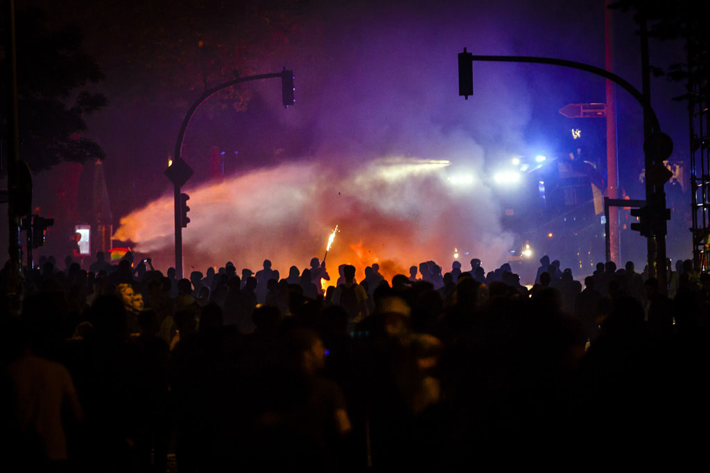 Urheberrechtlich geschuetzte Aufnahmen. Jede Verwendung ist honorarpflichtig und muss beim Urheber vorher angezeigt werden!  [CREDIT: Lars Berg / WWW.LARSBERG.EU Ê- Lars Berg, Von der Tinnenstrasse 13, 48145 Muenster, Germany, mobile +49 179 1379630, Bank: Commerzbank Mnster, IBAN: DE09 4008 0040 0600 9372 00 BIC: DRES DE FF 400, Finanzamt Muenster-Innenstadt, Steuernummer 337/5017/1774, USt-IdNr. DE247738150 - Verwendung nur gegen Namensnennung, Beleg und Honorar entsprechend aktueller MFMPreisliste zzgl. 7 Prozent MwSt - Bei der Verwendung ausserhalb journalistischer Berichterstattung (z.B. Werbung etc.) bitte vorher mit dem Autor Kontakt aufnehmen. Es wird grundsaetzlich keine Einholung von Persoenlichkeits-, Kunst- oder Markenrechten zugesichert, es sei denn, dies ist hier in der Bildbeschriftung ausdruecklich vermerkt. Die Einholung dieser Rechte obliegt dem Nutzer. Es gelten die unter WWW.LARSBERG.EU aufgefhrten AGB. - NO MODEL RELEASE - ]