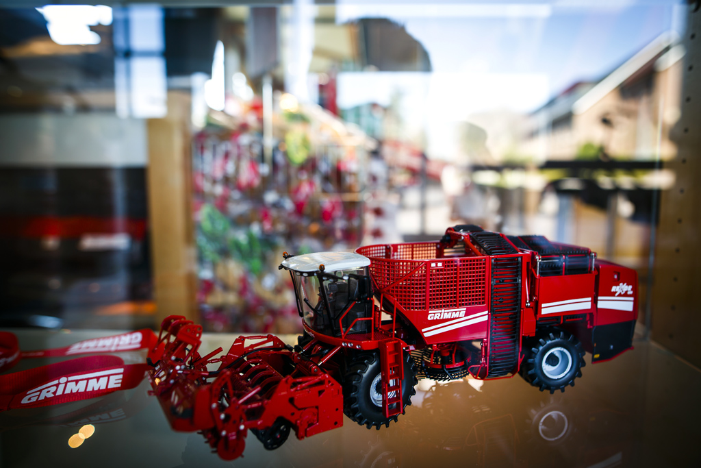 Urheberrechtlich geschuetzte Aufnahmen. Jede Verwendung ist honorarpflichtig und muss beim Urheber angezeigt werden!  [CREDIT: Lars Berg / WWW.LARSBERG.EU Ê- Lars Berg, Von der Tinnenstrasse 13, 48145 Muenster, Germany, mobile +49 179 1379630, Bank: Commerzbank Mnster, IBAN: DE09 4008 0040 0600 9372 00 BIC: DRES DE FF 400, Finanzamt Muenster-Innenstadt, Steuernummer 337/5017/1774, USt-IdNr. DE247738150 - Verwendung nur gegen Namensnennung, Beleg und Honorar entsprechend aktueller MFMPreisliste zzgl. 7 Prozent MwSt - Bei der Verwendung ausserhalb journalistischer Berichterstattung (z.B. Werbung etc.) bitte vorher mit dem Autor Kontakt aufnehmen. Es wird grundsaetzlich keine Einholung von Persoenlichkeits-, Kunst- oder Markenrechten zugesichert, es sei denn, dies ist hier in der Bildbeschriftung ausdruecklich vermerkt. Die Einholung dieser Rechte obliegt dem Nutzer. Es gelten die unter WWW.LARSBERG.EU aufgefhrten AGB. - NO MODEL RELEASE - ]