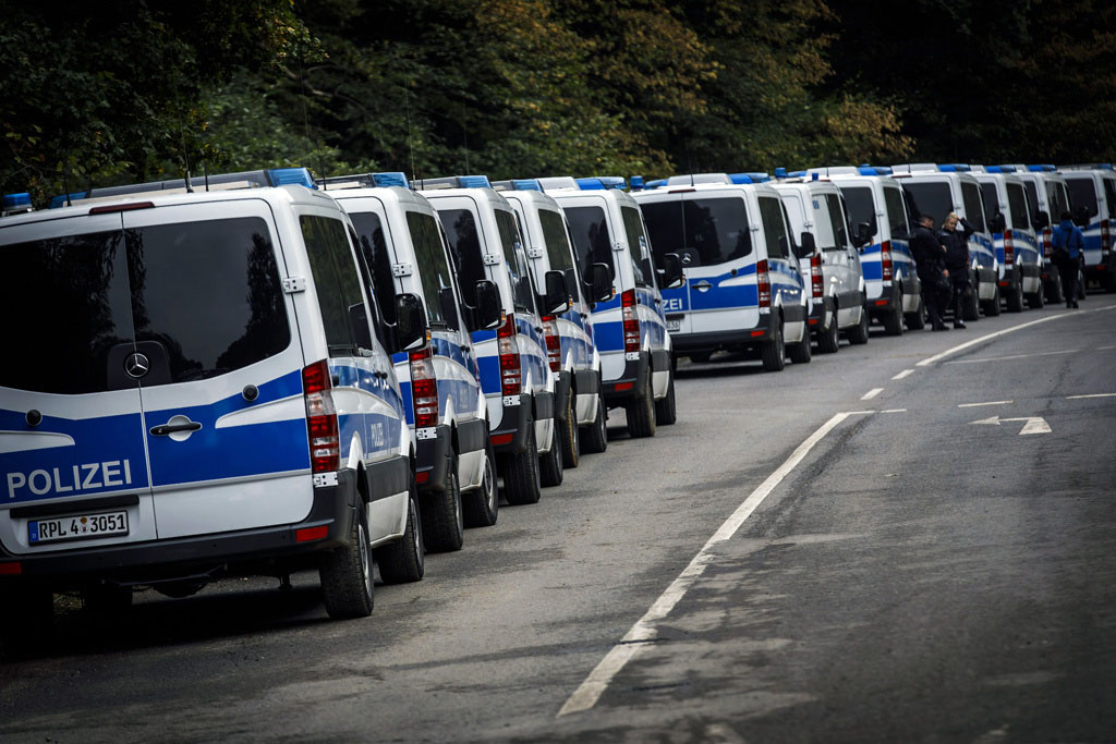 Urheberrechtlich Geschuetzte Aufnahmen. Jede Verwendung ist honorarpflichtig und muss beim Urheber angezeigt werden!  [CREDIT: WWW.LARSBERG.EU Ê- Lars Berg, Von der Tinnenstrasse 13, 48145 Muenster, Germany, mobile +49 179 1379630, Bank: Dresdner Bank ÊKonto: 06 009 372 00, BLZ 400 800 40, IBAN: DE09 4008 0040 0600 9372 00 BIC: DRES DE FF 400, Finanzamt Muenster-Innenstadt, Steuernummer 337/5017/1774, USt-IdNr. DE247738150 - Verwendung nur gegen Namensnennung, Beleg und Honorar entsprechend aktueller MFM Preisliste zzgl. 7 Prozent MwSt - Bei der Verwendung ausserhalb journalistischer Berichterstattung (z.B. Werbung etc.) bitte vorher mit dem Autor Kontakt aufnehmen. Es wird grundsaetzlich keine Einholung von Persoenlichkeits-, Kunst- oder Markenrechten zugesichert, es sei denn, dies ist hier in der Bildbeschriftung ausdruecklich vermerkt. Die Einholung dieser Rechte obliegt dem Nutzer. Es gelten die unter WWW.LARSBERG.EU aufgefuehrten AGB`s. - NO MODEL RELEASE - ]