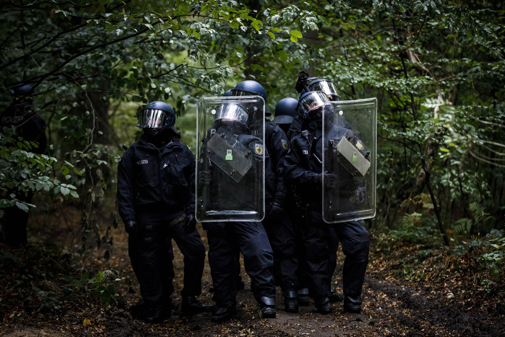 Urheberrechtlich Geschuetzte Aufnahmen. Jede Verwendung ist honorarpflichtig und muss beim Urheber angezeigt werden!  [CREDIT: WWW.LARSBERG.EU Ê- Lars Berg, Von der Tinnenstrasse 13, 48145 Muenster, Germany, mobile +49 179 1379630, Bank: Dresdner Bank ÊKonto: 06 009 372 00, BLZ 400 800 40, IBAN: DE09 4008 0040 0600 9372 00 BIC: DRES DE FF 400, Finanzamt Muenster-Innenstadt, Steuernummer 337/5017/1774, USt-IdNr. DE247738150 - Verwendung nur gegen Namensnennung, Beleg und Honorar entsprechend aktueller MFM Preisliste zzgl. 7 Prozent MwSt - Bei der Verwendung ausserhalb journalistischer Berichterstattung (z.B. Werbung etc.) bitte vorher mit dem Autor Kontakt aufnehmen. Es wird grundsaetzlich keine Einholung von Persoenlichkeits-, Kunst- oder Markenrechten zugesichert, es sei denn, dies ist hier in der Bildbeschriftung ausdruecklich vermerkt. Die Einholung dieser Rechte obliegt dem Nutzer. Es gelten die unter WWW.LARSBERG.EU aufgefuehrten AGB`s. - NO MODEL RELEASE - ]