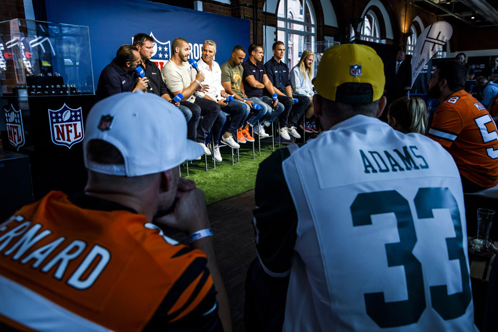 Urheberrechtlich Geschuetzte Aufnahmen. Jede Verwendung ist honorarpflichtig und muss beim Urheber angezeigt werden!  [CREDIT: WWW.LARSBERG.EU Ê- Lars Berg, Von der Tinnenstrasse 13, 48145 Muenster, Germany, mobile +49 179 1379630, Bank: Dresdner Bank ÊKonto: 06 009 372 00, BLZ 400 800 40, IBAN: DE09 4008 0040 0600 9372 00 BIC: DRES DE FF 400, Finanzamt Muenster-Innenstadt, Steuernummer 337/5017/1774, USt-IdNr. DE247738150 - Verwendung nur gegen Namensnennung, Beleg und Honorar entsprechend aktueller MFM Preisliste zzgl. 7 Prozent MwSt - Bei der Verwendung ausserhalb journalistischer Berichterstattung (z.B. Werbung etc.) bitte vorher mit dem Autor Kontakt aufnehmen. Es wird grundsaetzlich keine Einholung von Persoenlichkeits-, Kunst- oder Markenrechten zugesichert, es sei denn, dies ist hier in der Bildbeschriftung ausdruecklich vermerkt. Die Einholung dieser Rechte obliegt dem Nutzer. Es gelten die unter WWW.LARSBERG.EU aufgefuehrten AGB`s. - NO MODEL RELEASE - ]