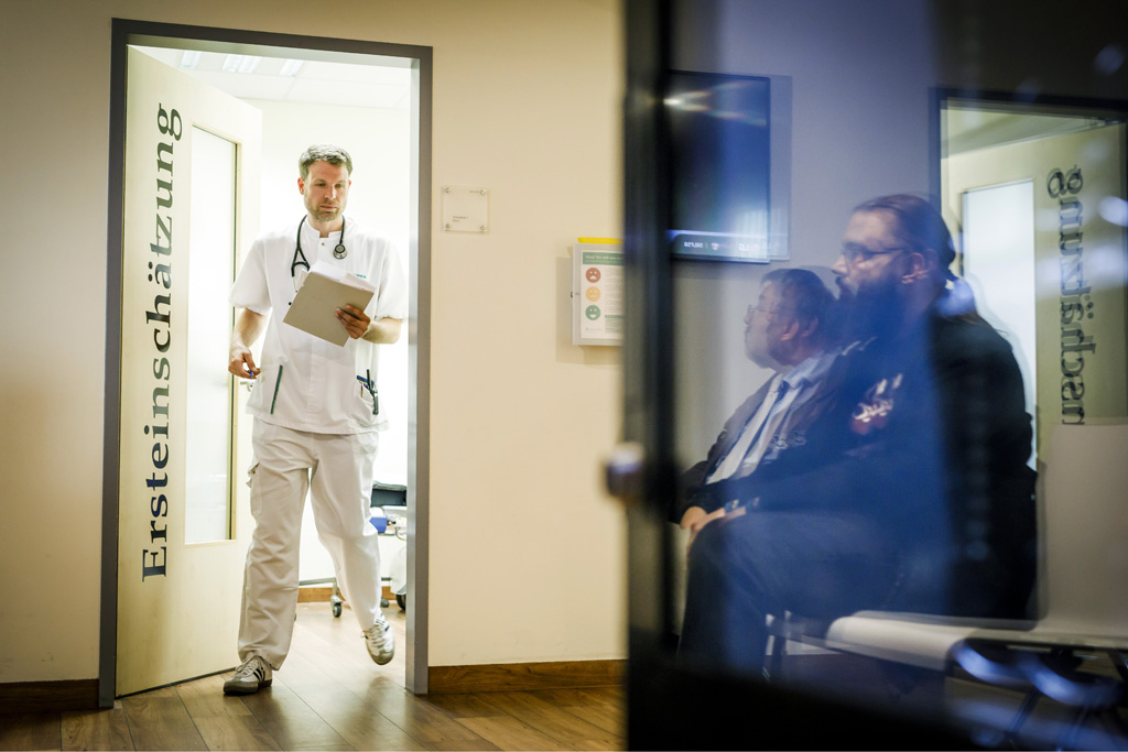 Urheberrechtlich geschuetzte Aufnahmen. Jede Verwendung ist honorarpflichtig und muss beim Urheber vorher angezeigt werden!  [CREDIT: Lars Berg / WWW.LARSBERG.EU Ê- Lars Berg, Von der Tinnenstrasse 13, 48145 Muenster, Germany, mobile +49 179 1379630, Bank: Commerzbank Mnster, IBAN: DE09 4008 0040 0600 9372 00 BIC: DRES DE FF 400, Finanzamt Muenster-Innenstadt, Steuernummer 337/5017/1774, USt-IdNr. DE247738150 - Verwendung nur gegen Namensnennung, Beleg und Honorar entsprechend aktueller MFMPreisliste zzgl. 7 Prozent MwSt - Bei der Verwendung ausserhalb journalistischer Berichterstattung (z.B. Werbung etc.) bitte vorher mit dem Autor Kontakt aufnehmen. Es wird grundsaetzlich keine Einholung von Persoenlichkeits-, Kunst- oder Markenrechten zugesichert, es sei denn, dies ist hier in der Bildbeschriftung ausdruecklich vermerkt. Die Einholung dieser Rechte obliegt dem Nutzer. Es gelten die unter WWW.LARSBERG.EU aufgefhrten AGB. - NO MODEL RELEASE - ]