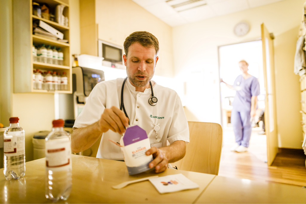 Urheberrechtlich geschuetzte Aufnahmen. Jede Verwendung ist honorarpflichtig und muss beim Urheber vorher angezeigt werden!  [CREDIT: Lars Berg / WWW.LARSBERG.EU Ê- Lars Berg, Von der Tinnenstrasse 13, 48145 Muenster, Germany, mobile +49 179 1379630, Bank: Commerzbank Mnster, IBAN: DE09 4008 0040 0600 9372 00 BIC: DRES DE FF 400, Finanzamt Muenster-Innenstadt, Steuernummer 337/5017/1774, USt-IdNr. DE247738150 - Verwendung nur gegen Namensnennung, Beleg und Honorar entsprechend aktueller MFMPreisliste zzgl. 7 Prozent MwSt - Bei der Verwendung ausserhalb journalistischer Berichterstattung (z.B. Werbung etc.) bitte vorher mit dem Autor Kontakt aufnehmen. Es wird grundsaetzlich keine Einholung von Persoenlichkeits-, Kunst- oder Markenrechten zugesichert, es sei denn, dies ist hier in der Bildbeschriftung ausdruecklich vermerkt. Die Einholung dieser Rechte obliegt dem Nutzer. Es gelten die unter WWW.LARSBERG.EU aufgefhrten AGB. - NO MODEL RELEASE - ]