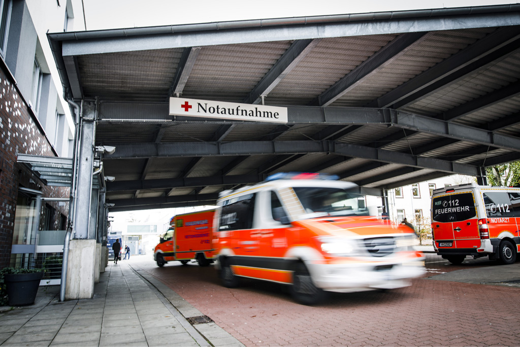 Urheberrechtlich geschuetzte Aufnahmen. Jede Verwendung ist honorarpflichtig und muss beim Urheber vorher angezeigt werden!  [CREDIT: Lars Berg / WWW.LARSBERG.EU Ê- Lars Berg, Von der Tinnenstrasse 13, 48145 Muenster, Germany, mobile +49 179 1379630, Bank: Commerzbank Mnster, IBAN: DE09 4008 0040 0600 9372 00 BIC: DRES DE FF 400, Finanzamt Muenster-Innenstadt, Steuernummer 337/5017/1774, USt-IdNr. DE247738150 - Verwendung nur gegen Namensnennung, Beleg und Honorar entsprechend aktueller MFMPreisliste zzgl. 7 Prozent MwSt - Bei der Verwendung ausserhalb journalistischer Berichterstattung (z.B. Werbung etc.) bitte vorher mit dem Autor Kontakt aufnehmen. Es wird grundsaetzlich keine Einholung von Persoenlichkeits-, Kunst- oder Markenrechten zugesichert, es sei denn, dies ist hier in der Bildbeschriftung ausdruecklich vermerkt. Die Einholung dieser Rechte obliegt dem Nutzer. Es gelten die unter WWW.LARSBERG.EU aufgefhrten AGB. - NO MODEL RELEASE - ]