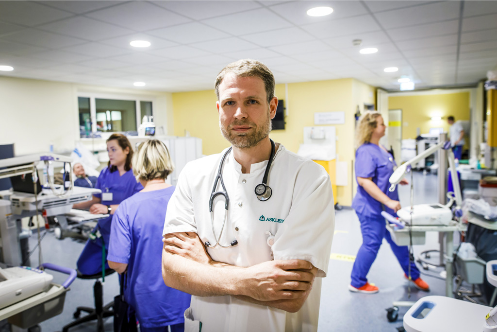 Urheberrechtlich geschuetzte Aufnahmen. Jede Verwendung ist honorarpflichtig und muss beim Urheber vorher angezeigt werden!  [CREDIT: Lars Berg / WWW.LARSBERG.EU Ê- Lars Berg, Von der Tinnenstrasse 13, 48145 Muenster, Germany, mobile +49 179 1379630, Bank: Commerzbank Mnster, IBAN: DE09 4008 0040 0600 9372 00 BIC: DRES DE FF 400, Finanzamt Muenster-Innenstadt, Steuernummer 337/5017/1774, USt-IdNr. DE247738150 - Verwendung nur gegen Namensnennung, Beleg und Honorar entsprechend aktueller MFMPreisliste zzgl. 7 Prozent MwSt - Bei der Verwendung ausserhalb journalistischer Berichterstattung (z.B. Werbung etc.) bitte vorher mit dem Autor Kontakt aufnehmen. Es wird grundsaetzlich keine Einholung von Persoenlichkeits-, Kunst- oder Markenrechten zugesichert, es sei denn, dies ist hier in der Bildbeschriftung ausdruecklich vermerkt. Die Einholung dieser Rechte obliegt dem Nutzer. Es gelten die unter WWW.LARSBERG.EU aufgefhrten AGB. - NO MODEL RELEASE - ]