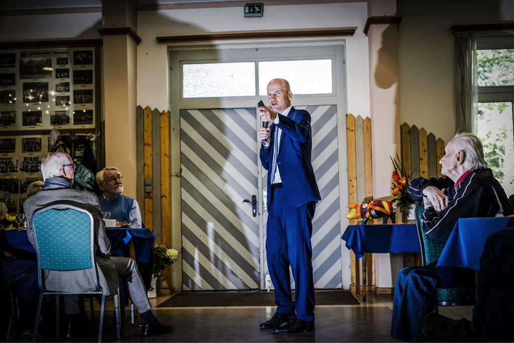 Urheberrechtlich geschuetzte Aufnahmen. Jede Verwendung ist honorarpflichtig und muss beim Urheber vorher angezeigt werden!  [CREDIT: Lars Berg / WWW.LARSBERG.EU Ê- Lars Berg, Von der Tinnenstrasse 13, 48145 Muenster, Germany, mobile +49 179 1379630, Bank: Commerzbank Mnster, IBAN: DE09 4008 0040 0600 9372 00 BIC: DRES DE FF 400, Finanzamt Muenster-Innenstadt, Steuernummer 337/5017/1774, USt-IdNr. DE247738150 - Verwendung nur gegen Namensnennung, Beleg und Honorar entsprechend aktueller MFMPreisliste zzgl. 7 Prozent MwSt - Bei der Verwendung ausserhalb journalistischer Berichterstattung (z.B. Werbung etc.) bitte vorher mit dem Autor Kontakt aufnehmen. Es wird grundsaetzlich keine Einholung von Persoenlichkeits-, Kunst- oder Markenrechten zugesichert, es sei denn, dies ist hier in der Bildbeschriftung ausdruecklich vermerkt. Die Einholung dieser Rechte obliegt dem Nutzer. Es gelten die unter WWW.LARSBERG.EU aufgefhrten AGB. - NO MODEL RELEASE - ]