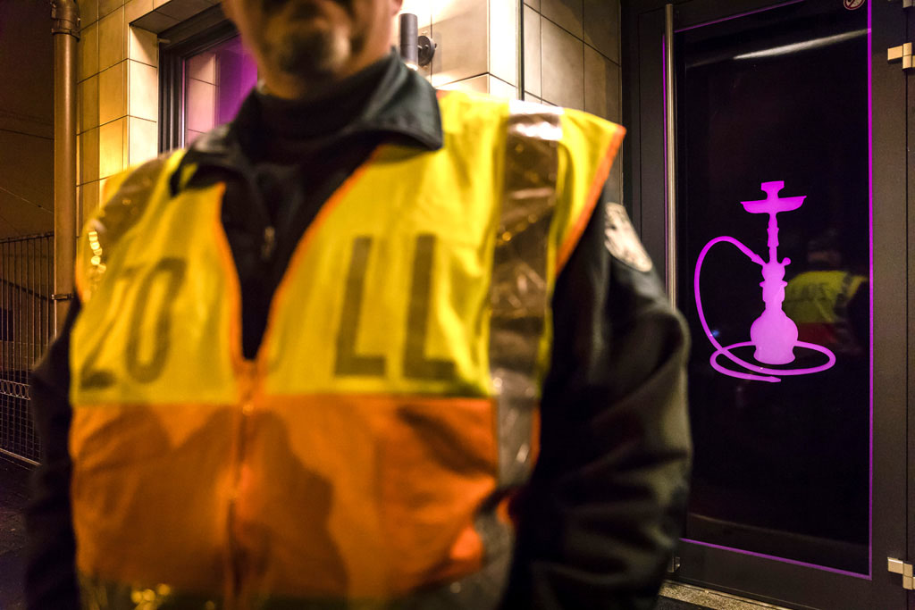 Urheberrechtlich geschuetzte Aufnahmen. Jede Verwendung ist honorarpflichtig und muss beim Urheber angezeigt werden!  [CREDIT: Lars Berg / WWW.LARSBERG.EU Ê- Lars Berg, Von der Tinnenstrasse 13, 48145 Muenster, Germany, mobile +49 179 1379630, Bank: Commerzbank Mnster, IBAN: DE09 4008 0040 0600 9372 00 BIC: DRES DE FF 400, Finanzamt Muenster-Innenstadt, Steuernummer 337/5017/1774, USt-IdNr. DE247738150 - Verwendung nur gegen Namensnennung, Beleg und Honorar entsprechend aktueller MFMPreisliste zzgl. 7 Prozent MwSt - Bei der Verwendung ausserhalb journalistischer Berichterstattung (z.B. Werbung etc.) bitte vorher mit dem Autor Kontakt aufnehmen. Es wird grundsaetzlich keine Einholung von Persoenlichkeits-, Kunst- oder Markenrechten zugesichert, es sei denn, dies ist hier in der Bildbeschriftung ausdruecklich vermerkt. Die Einholung dieser Rechte obliegt dem Nutzer. Es gelten die unter WWW.LARSBERG.EU aufgefhrten AGB. - NO MODEL RELEASE - ]