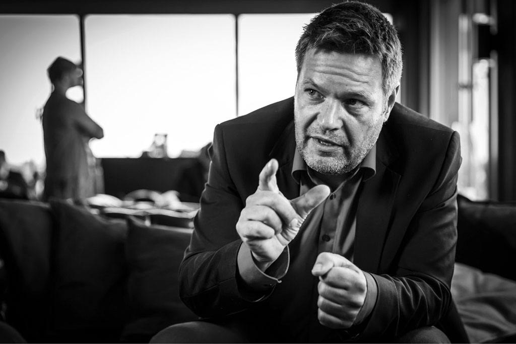 Urheberrechtlich geschuetzte Aufnahmen. Jede Verwendung ist honorarpflichtig und muss beim Urheber vorher angezeigt werden!  [CREDIT: Lars Berg / WWW.LARSBERG.EU Ê- Lars Berg, Von der Tinnenstrasse 13, 48145 Muenster, Germany, mobile +49 179 1379630, Bank: Commerzbank Mnster, IBAN: DE09 4008 0040 0600 9372 00 BIC: DRES DE FF 400, Finanzamt Muenster-Innenstadt, Steuernummer 337/5017/1774, USt-IdNr. DE247738150 - Verwendung nur gegen Namensnennung, Beleg und Honorar entsprechend aktueller MFMPreisliste zzgl. 7 Prozent MwSt - Bei der Verwendung ausserhalb journalistischer Berichterstattung (z.B. Werbung etc.) bitte vorher mit dem Autor Kontakt aufnehmen. Es wird grundsaetzlich keine Einholung von Persoenlichkeits-, Kunst- oder Markenrechten zugesichert, es sei denn, dies ist hier in der Bildbeschriftung ausdruecklich vermerkt. Die Einholung dieser Rechte obliegt dem Nutzer. Es gelten die unter WWW.LARSBERG.EU aufgefhrten AGB. - NO MODEL RELEASE - ]