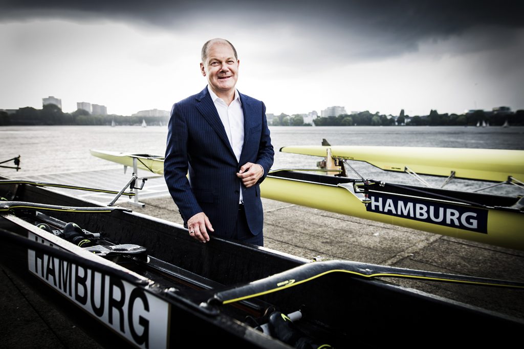 Urheberrechtlich geschuetzte Aufnahmen. Jede Verwendung ist honorarpflichtig und muss beim Urheber angezeigt werden!  [CREDIT: Lars Berg / WWW.LARSBERG.EU Ê- Lars Berg, Von der Tinnenstrasse 13, 48145 Muenster, Germany, mobile +49 179 1379630, Bank: Commerzbank Mnster, IBAN: DE09 4008 0040 0600 9372 00 BIC: DRES DE FF 400, Finanzamt Muenster-Innenstadt, Steuernummer 337/5017/1774, USt-IdNr. DE247738150 - Verwendung nur gegen Namensnennung, Beleg und Honorar entsprechend aktueller MFMPreisliste zzgl. 7 Prozent MwSt - Bei der Verwendung ausserhalb journalistischer Berichterstattung (z.B. Werbung etc.) bitte vorher mit dem Autor Kontakt aufnehmen. Es wird grundsaetzlich keine Einholung von Persoenlichkeits-, Kunst- oder Markenrechten zugesichert, es sei denn, dies ist hier in der Bildbeschriftung ausdruecklich vermerkt. Die Einholung dieser Rechte obliegt dem Nutzer. Es gelten die unter WWW.LARSBERG.EU aufgefhrten AGB. - NO MODEL RELEASE - ]