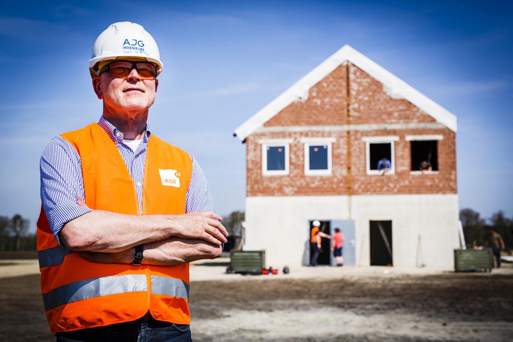 Urheberrechtlich geschuetzte Aufnahmen. Jede Verwendung ist honorarpflichtig und muss beim Urheber angezeigt werden!  [CREDIT: Lars Berg / WWW.LARSBERG.EU Ê- Lars Berg, Von der Tinnenstrasse 13, 48145 Muenster, Germany, mobile +49 179 1379630, Bank: Commerzbank Mnster, IBAN: DE09 4008 0040 0600 9372 00 BIC: DRES DE FF 400, Finanzamt Muenster-Innenstadt, Steuernummer 337/5017/1774, USt-IdNr. DE247738150 - Verwendung nur gegen Namensnennung, Beleg und Honorar entsprechend aktueller MFMPreisliste zzgl. 7 Prozent MwSt - Bei der Verwendung ausserhalb journalistischer Berichterstattung (z.B. Werbung etc.) bitte vorher mit dem Autor Kontakt aufnehmen. Es wird grundsaetzlich keine Einholung von Persoenlichkeits-, Kunst- oder Markenrechten zugesichert, es sei denn, dies ist hier in der Bildbeschriftung ausdruecklich vermerkt. Die Einholung dieser Rechte obliegt dem Nutzer. Es gelten die unter WWW.LARSBERG.EU aufgefhrten AGB. - NO MODEL RELEASE - ]