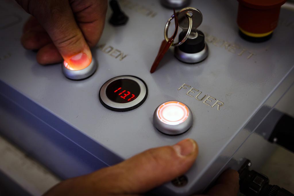 Urheberrechtlich geschuetzte Aufnahmen. Jede Verwendung ist honorarpflichtig und muss beim Urheber angezeigt werden!  [CREDIT: Lars Berg / WWW.LARSBERG.EU Ê- Lars Berg, Von der Tinnenstrasse 13, 48145 Muenster, Germany, mobile +49 179 1379630, Bank: Commerzbank Mnster, IBAN: DE09 4008 0040 0600 9372 00 BIC: DRES DE FF 400, Finanzamt Muenster-Innenstadt, Steuernummer 337/5017/1774, USt-IdNr. DE247738150 - Verwendung nur gegen Namensnennung, Beleg und Honorar entsprechend aktueller MFMPreisliste zzgl. 7 Prozent MwSt - Bei der Verwendung ausserhalb journalistischer Berichterstattung (z.B. Werbung etc.) bitte vorher mit dem Autor Kontakt aufnehmen. Es wird grundsaetzlich keine Einholung von Persoenlichkeits-, Kunst- oder Markenrechten zugesichert, es sei denn, dies ist hier in der Bildbeschriftung ausdruecklich vermerkt. Die Einholung dieser Rechte obliegt dem Nutzer. Es gelten die unter WWW.LARSBERG.EU aufgefhrten AGB. - NO MODEL RELEASE - ]