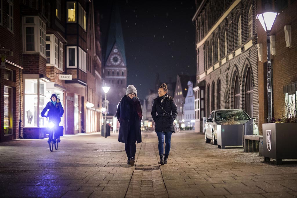 Urheberrechtlich geschuetzte Aufnahmen. Jede Verwendung ist honorarpflichtig und muss beim Urheber angezeigt werden!  [CREDIT: Lars Berg / WWW.LARSBERG.EU Ê- Lars Berg, Von der Tinnenstrasse 13, 48145 Muenster, Germany, mobile +49 179 1379630, Bank: Commerzbank Mnster, IBAN: DE09 4008 0040 0600 9372 00 BIC: DRES DE FF 400, Finanzamt Muenster-Innenstadt, Steuernummer 337/5017/1774, USt-IdNr. DE247738150 - Verwendung nur gegen Namensnennung, Beleg und Honorar entsprechend aktueller MFMPreisliste zzgl. 7 Prozent MwSt - Bei der Verwendung ausserhalb journalistischer Berichterstattung (z.B. Werbung etc.) bitte vorher mit dem Autor Kontakt aufnehmen. Es wird grundsaetzlich keine Einholung von Persoenlichkeits-, Kunst- oder Markenrechten zugesichert, es sei denn, dies ist hier in der Bildbeschriftung ausdruecklich vermerkt. Die Einholung dieser Rechte obliegt dem Nutzer. Es gelten die unter WWW.LARSBERG.EU aufgefhrten AGB. - NO MODEL RELEASE - ]