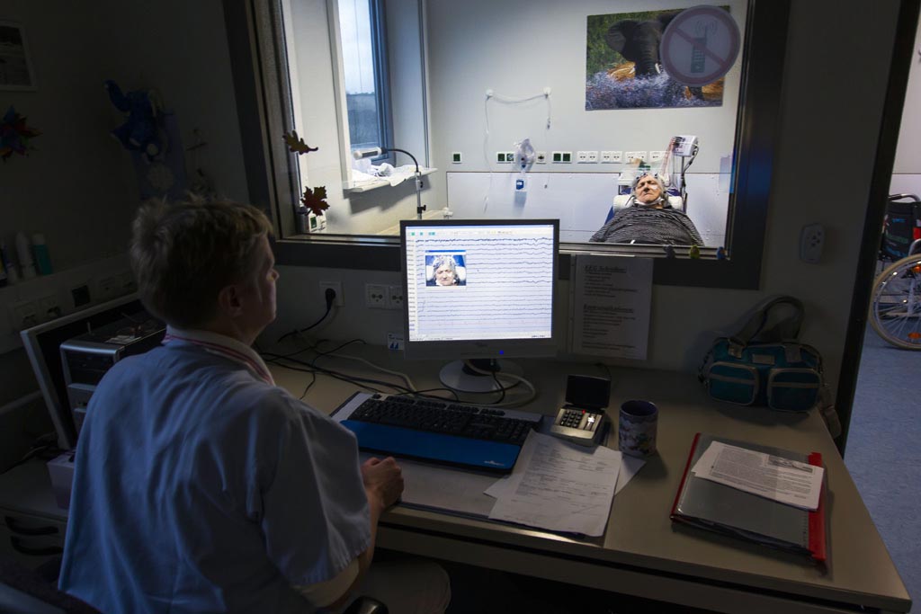 Urheberrechtlich geschuetzte Aufnahmen. Jede Verwendung ist honorarpflichtig und muss beim Urheber angezeigt werden!  [CREDIT: Lars Berg / WWW.LARSBERG.EU Ê- Lars Berg, Von der Tinnenstrasse 13, 48145 Muenster, Germany, mobile +49 179 1379630, Bank: Commerzbank Mnster, IBAN: DE09 4008 0040 0600 9372 00 BIC: DRES DE FF 400, Finanzamt Muenster-Innenstadt, Steuernummer 337/5017/1774, USt-IdNr. DE247738150 - Verwendung nur gegen Namensnennung, Beleg und Honorar entsprechend aktueller MFMPreisliste zzgl. 7 Prozent MwSt - Bei der Verwendung ausserhalb journalistischer Berichterstattung (z.B. Werbung etc.) bitte vorher mit dem Autor Kontakt aufnehmen. Es wird grundsaetzlich keine Einholung von Persoenlichkeits-, Kunst- oder Markenrechten zugesichert, es sei denn, dies ist hier in der Bildbeschriftung ausdruecklich vermerkt. Die Einholung dieser Rechte obliegt dem Nutzer. Es gelten die unter WWW.LARSBERG.EU aufgefhrten AGB. - NO MODEL RELEASE - ]