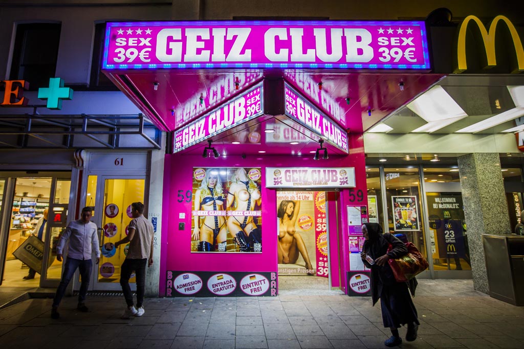 Urheberrechtlich geschuetzte Aufnahmen. Jede Verwendung ist honorarpflichtig und muss beim Urheber angezeigt werden!  [CREDIT: Lars Berg / WWW.LARSBERG.EU Ê- Lars Berg, Von der Tinnenstrasse 13, 48145 Muenster, Germany, mobile +49 179 1379630, Bank: Commerzbank Mnster, IBAN: DE09 4008 0040 0600 9372 00 BIC: DRES DE FF 400, Finanzamt Muenster-Innenstadt, Steuernummer 337/5017/1774, USt-IdNr. DE247738150 - Verwendung nur gegen Namensnennung, Beleg und Honorar entsprechend aktueller MFMPreisliste zzgl. 7 Prozent MwSt - Bei der Verwendung ausserhalb journalistischer Berichterstattung (z.B. Werbung etc.) bitte vorher mit dem Autor Kontakt aufnehmen. Es wird grundsaetzlich keine Einholung von Persoenlichkeits-, Kunst- oder Markenrechten zugesichert, es sei denn, dies ist hier in der Bildbeschriftung ausdruecklich vermerkt. Die Einholung dieser Rechte obliegt dem Nutzer. Es gelten die unter WWW.LARSBERG.EU aufgefhrten AGB. - NO MODEL RELEASE - ]