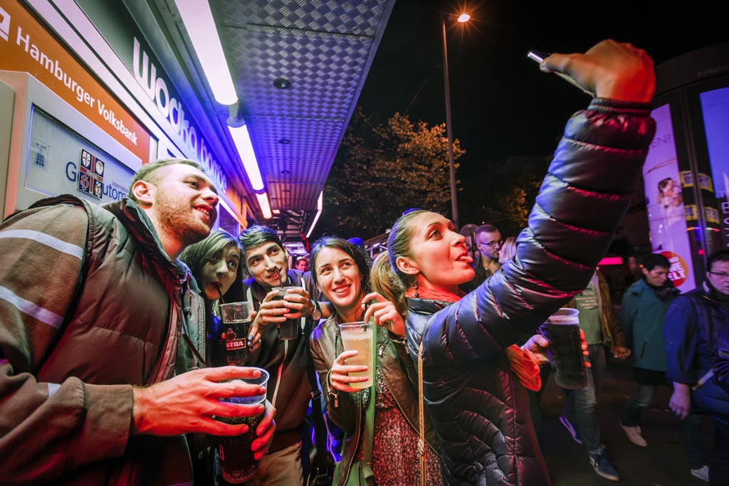 Urheberrechtlich geschuetzte Aufnahmen. Jede Verwendung ist honorarpflichtig und muss beim Urheber angezeigt werden!  [CREDIT: Lars Berg / WWW.LARSBERG.EU Ê- Lars Berg, Von der Tinnenstrasse 13, 48145 Muenster, Germany, mobile +49 179 1379630, Bank: Commerzbank Mnster, IBAN: DE09 4008 0040 0600 9372 00 BIC: DRES DE FF 400, Finanzamt Muenster-Innenstadt, Steuernummer 337/5017/1774, USt-IdNr. DE247738150 - Verwendung nur gegen Namensnennung, Beleg und Honorar entsprechend aktueller MFMPreisliste zzgl. 7 Prozent MwSt - Bei der Verwendung ausserhalb journalistischer Berichterstattung (z.B. Werbung etc.) bitte vorher mit dem Autor Kontakt aufnehmen. Es wird grundsaetzlich keine Einholung von Persoenlichkeits-, Kunst- oder Markenrechten zugesichert, es sei denn, dies ist hier in der Bildbeschriftung ausdruecklich vermerkt. Die Einholung dieser Rechte obliegt dem Nutzer. Es gelten die unter WWW.LARSBERG.EU aufgefhrten AGB. - NO MODEL RELEASE - ]