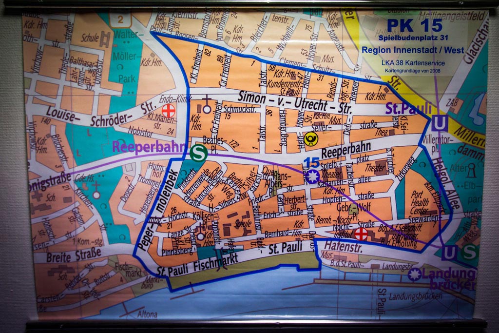 Urheberrechtlich geschuetzte Aufnahmen. Jede Verwendung ist honorarpflichtig und muss beim Urheber angezeigt werden!  [CREDIT: Lars Berg / WWW.LARSBERG.EU Ê- Lars Berg, Von der Tinnenstrasse 13, 48145 Muenster, Germany, mobile +49 179 1379630, Bank: Commerzbank Mnster, IBAN: DE09 4008 0040 0600 9372 00 BIC: DRES DE FF 400, Finanzamt Muenster-Innenstadt, Steuernummer 337/5017/1774, USt-IdNr. DE247738150 - Verwendung nur gegen Namensnennung, Beleg und Honorar entsprechend aktueller MFMPreisliste zzgl. 7 Prozent MwSt - Bei der Verwendung ausserhalb journalistischer Berichterstattung (z.B. Werbung etc.) bitte vorher mit dem Autor Kontakt aufnehmen. Es wird grundsaetzlich keine Einholung von Persoenlichkeits-, Kunst- oder Markenrechten zugesichert, es sei denn, dies ist hier in der Bildbeschriftung ausdruecklich vermerkt. Die Einholung dieser Rechte obliegt dem Nutzer. Es gelten die unter WWW.LARSBERG.EU aufgefhrten AGB. - NO MODEL RELEASE - ]