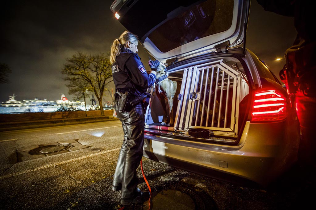 Urheberrechtlich geschuetzte Aufnahmen. Jede Verwendung ist honorarpflichtig und muss beim Urheber angezeigt werden!  [CREDIT: Lars Berg / WWW.LARSBERG.EU Ê- Lars Berg, Von der Tinnenstrasse 13, 48145 Muenster, Germany, mobile +49 179 1379630, Bank: Commerzbank Mnster, IBAN: DE09 4008 0040 0600 9372 00 BIC: DRES DE FF 400, Finanzamt Muenster-Innenstadt, Steuernummer 337/5017/1774, USt-IdNr. DE247738150 - Verwendung nur gegen Namensnennung, Beleg und Honorar entsprechend aktueller MFMPreisliste zzgl. 7 Prozent MwSt - Bei der Verwendung ausserhalb journalistischer Berichterstattung (z.B. Werbung etc.) bitte vorher mit dem Autor Kontakt aufnehmen. Es wird grundsaetzlich keine Einholung von Persoenlichkeits-, Kunst- oder Markenrechten zugesichert, es sei denn, dies ist hier in der Bildbeschriftung ausdruecklich vermerkt. Die Einholung dieser Rechte obliegt dem Nutzer. Es gelten die unter WWW.LARSBERG.EU aufgefhrten AGB. - NO MODEL RELEASE - ]