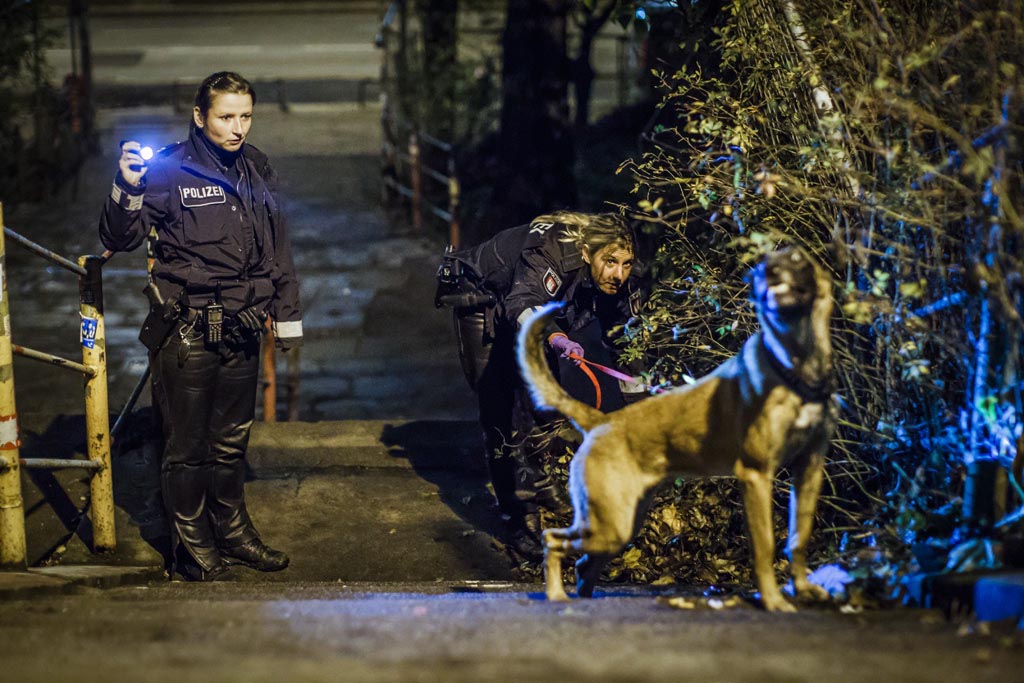 Urheberrechtlich geschuetzte Aufnahmen. Jede Verwendung ist honorarpflichtig und muss beim Urheber angezeigt werden!  [CREDIT: Lars Berg / WWW.LARSBERG.EU Ê- Lars Berg, Von der Tinnenstrasse 13, 48145 Muenster, Germany, mobile +49 179 1379630, Bank: Commerzbank Mnster, IBAN: DE09 4008 0040 0600 9372 00 BIC: DRES DE FF 400, Finanzamt Muenster-Innenstadt, Steuernummer 337/5017/1774, USt-IdNr. DE247738150 - Verwendung nur gegen Namensnennung, Beleg und Honorar entsprechend aktueller MFMPreisliste zzgl. 7 Prozent MwSt - Bei der Verwendung ausserhalb journalistischer Berichterstattung (z.B. Werbung etc.) bitte vorher mit dem Autor Kontakt aufnehmen. Es wird grundsaetzlich keine Einholung von Persoenlichkeits-, Kunst- oder Markenrechten zugesichert, es sei denn, dies ist hier in der Bildbeschriftung ausdruecklich vermerkt. Die Einholung dieser Rechte obliegt dem Nutzer. Es gelten die unter WWW.LARSBERG.EU aufgefhrten AGB. - NO MODEL RELEASE - ]