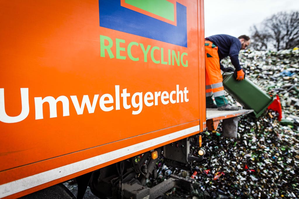 Urheberrechtlich geschuetzte Aufnahmen. Jede Verwendung ist honorarpflichtig und muss beim Urheber angezeigt werden!  [CREDIT: Lars Berg / WWW.LARSBERG.EU Ê- Lars Berg, Von der Tinnenstrasse 13, 48145 Muenster, Germany, mobile +49 179 1379630, Bank: Commerzbank Mnster, IBAN: DE09 4008 0040 0600 9372 00 BIC: DRES DE FF 400, Finanzamt Muenster-Innenstadt, Steuernummer 337/5017/1774, USt-IdNr. DE247738150 - Verwendung nur gegen Namensnennung, Beleg und Honorar entsprechend aktueller MFMPreisliste zzgl. 7 Prozent MwSt - Bei der Verwendung ausserhalb journalistischer Berichterstattung (z.B. Werbung etc.) bitte vorher mit dem Autor Kontakt aufnehmen. Es wird grundsaetzlich keine Einholung von Persoenlichkeits-, Kunst- oder Markenrechten zugesichert, es sei denn, dies ist hier in der Bildbeschriftung ausdruecklich vermerkt. Die Einholung dieser Rechte obliegt dem Nutzer. Es gelten die unter WWW.LARSBERG.EU aufgefhrten AGB. - NO MODEL RELEASE - ]