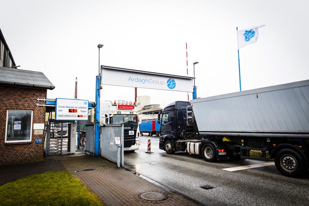 Urheberrechtlich geschuetzte Aufnahmen. Jede Verwendung ist honorarpflichtig und muss beim Urheber angezeigt werden!  [CREDIT: Lars Berg / WWW.LARSBERG.EU Ê- Lars Berg, Von der Tinnenstrasse 13, 48145 Muenster, Germany, mobile +49 179 1379630, Bank: Commerzbank Mnster, IBAN: DE09 4008 0040 0600 9372 00 BIC: DRES DE FF 400, Finanzamt Muenster-Innenstadt, Steuernummer 337/5017/1774, USt-IdNr. DE247738150 - Verwendung nur gegen Namensnennung, Beleg und Honorar entsprechend aktueller MFMPreisliste zzgl. 7 Prozent MwSt - Bei der Verwendung ausserhalb journalistischer Berichterstattung (z.B. Werbung etc.) bitte vorher mit dem Autor Kontakt aufnehmen. Es wird grundsaetzlich keine Einholung von Persoenlichkeits-, Kunst- oder Markenrechten zugesichert, es sei denn, dies ist hier in der Bildbeschriftung ausdruecklich vermerkt. Die Einholung dieser Rechte obliegt dem Nutzer. Es gelten die unter WWW.LARSBERG.EU aufgefhrten AGB. - NO MODEL RELEASE - ]