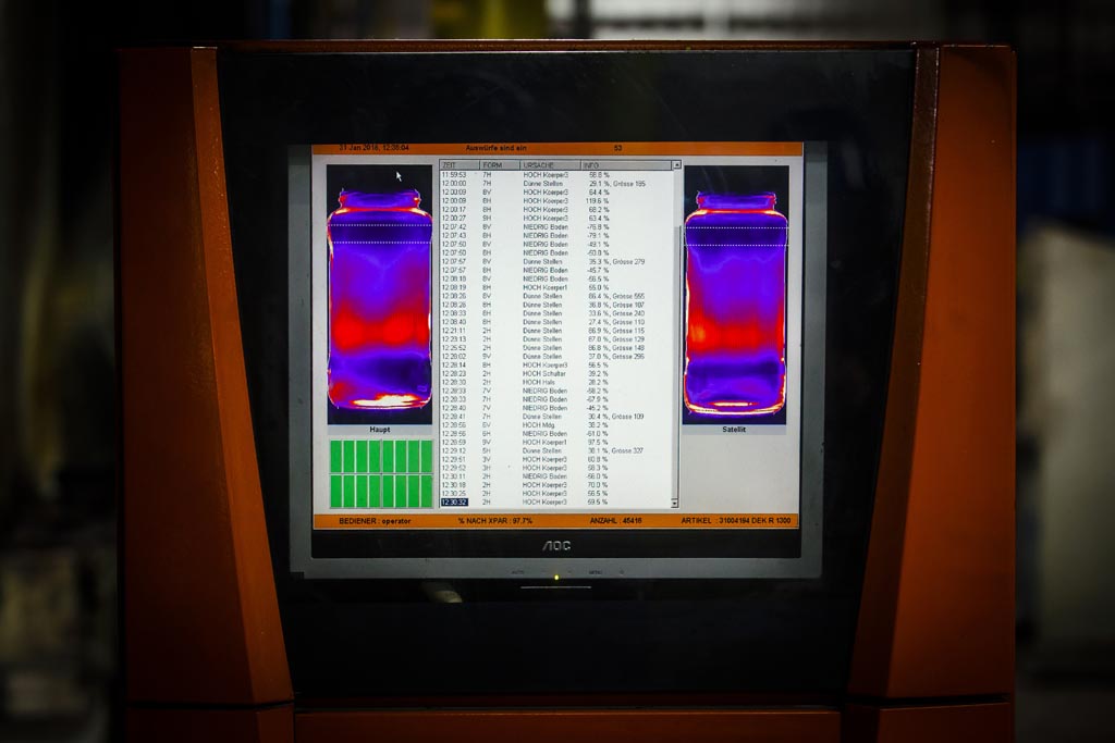 Urheberrechtlich geschuetzte Aufnahmen. Jede Verwendung ist honorarpflichtig und muss beim Urheber angezeigt werden!  [CREDIT: Lars Berg / WWW.LARSBERG.EU Ê- Lars Berg, Von der Tinnenstrasse 13, 48145 Muenster, Germany, mobile +49 179 1379630, Bank: Commerzbank Mnster, IBAN: DE09 4008 0040 0600 9372 00 BIC: DRES DE FF 400, Finanzamt Muenster-Innenstadt, Steuernummer 337/5017/1774, USt-IdNr. DE247738150 - Verwendung nur gegen Namensnennung, Beleg und Honorar entsprechend aktueller MFMPreisliste zzgl. 7 Prozent MwSt - Bei der Verwendung ausserhalb journalistischer Berichterstattung (z.B. Werbung etc.) bitte vorher mit dem Autor Kontakt aufnehmen. Es wird grundsaetzlich keine Einholung von Persoenlichkeits-, Kunst- oder Markenrechten zugesichert, es sei denn, dies ist hier in der Bildbeschriftung ausdruecklich vermerkt. Die Einholung dieser Rechte obliegt dem Nutzer. Es gelten die unter WWW.LARSBERG.EU aufgefhrten AGB. - NO MODEL RELEASE - ]