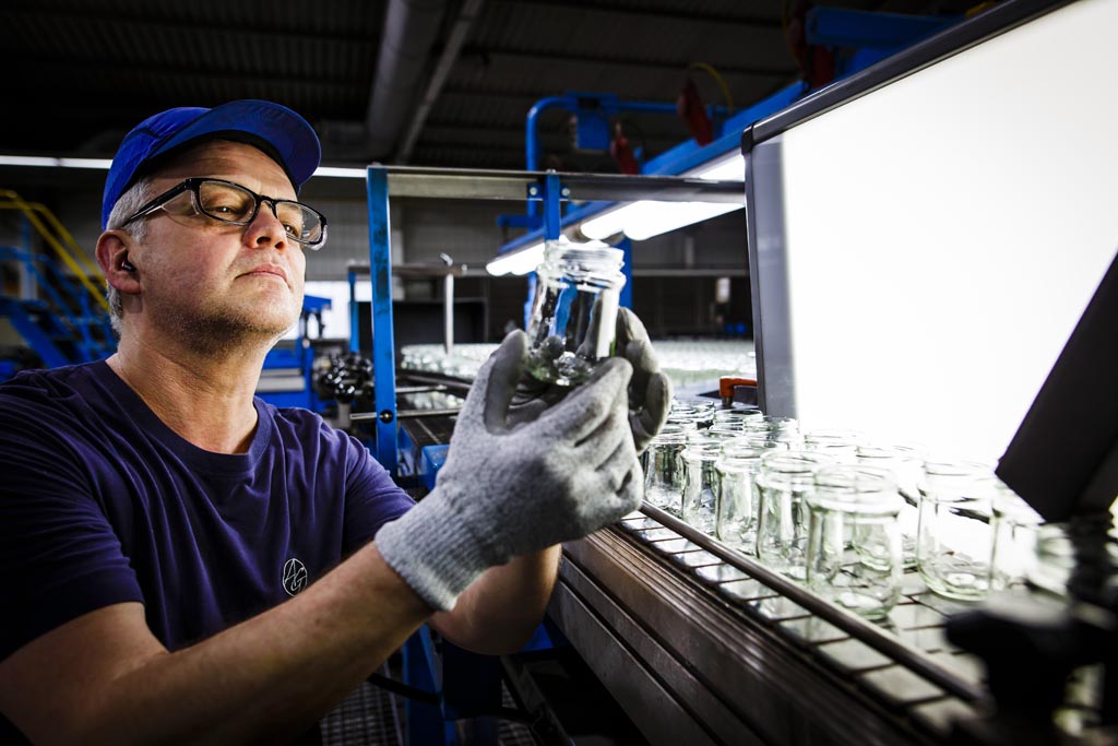 Urheberrechtlich geschuetzte Aufnahmen. Jede Verwendung ist honorarpflichtig und muss beim Urheber angezeigt werden!  [CREDIT: Lars Berg / WWW.LARSBERG.EU Ê- Lars Berg, Von der Tinnenstrasse 13, 48145 Muenster, Germany, mobile +49 179 1379630, Bank: Commerzbank Mnster, IBAN: DE09 4008 0040 0600 9372 00 BIC: DRES DE FF 400, Finanzamt Muenster-Innenstadt, Steuernummer 337/5017/1774, USt-IdNr. DE247738150 - Verwendung nur gegen Namensnennung, Beleg und Honorar entsprechend aktueller MFMPreisliste zzgl. 7 Prozent MwSt - Bei der Verwendung ausserhalb journalistischer Berichterstattung (z.B. Werbung etc.) bitte vorher mit dem Autor Kontakt aufnehmen. Es wird grundsaetzlich keine Einholung von Persoenlichkeits-, Kunst- oder Markenrechten zugesichert, es sei denn, dies ist hier in der Bildbeschriftung ausdruecklich vermerkt. Die Einholung dieser Rechte obliegt dem Nutzer. Es gelten die unter WWW.LARSBERG.EU aufgefhrten AGB. - NO MODEL RELEASE - ]