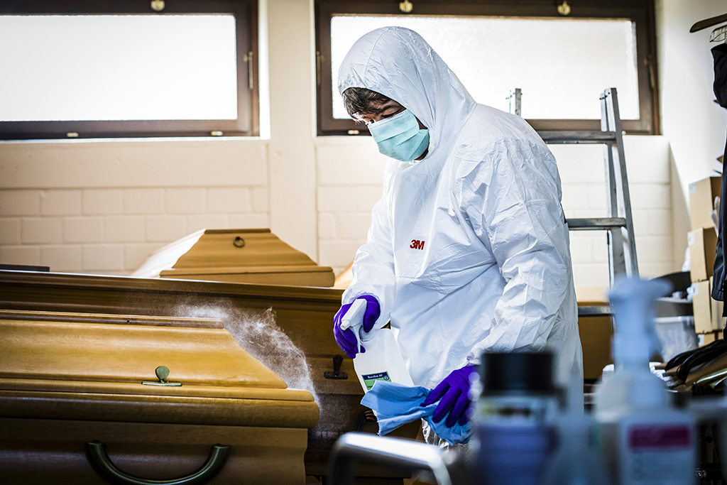 Urheberrechtlich geschuetzte Aufnahmen. Jede Verwendung ist honorarpflichtig und muss beim Urheber angezeigt werden!  [CREDIT: Lars Berg / WWW.LARSBERG.EU - Lars Berg, Von der Tinnenstrasse 13, 48145 Muenster, Germany, mobile +49 179 1379630, Bank: Commerzbank Mnster, IBAN: DE09 4008 0040 0600 9372 00 BIC: DRES DE FF 400, Finanzamt Muenster-Innenstadt, Steuernummer 337/5017/1774, USt-IdNr. DE247738150 - Verwendung nur gegen Namensnennung, Beleg und Honorar entsprechend aktueller MFMPreisliste zzgl. 7 Prozent MwSt - Bei der Verwendung ausserhalb journalistischer Berichterstattung (z.B. Werbung etc.) bitte vorher mit dem Autor Kontakt aufnehmen. Es wird grundsaetzlich keine Einholung von Persoenlichkeits-, Kunst- oder Markenrechten zugesichert, es sei denn, dies ist hier in der Bildbeschriftung ausdruecklich vermerkt. Die Einholung dieser Rechte obliegt dem Nutzer. Es gelten die unter WWW.LARSBERG.EU aufgefuehrten AGB. - NO MODEL RELEASE - ]