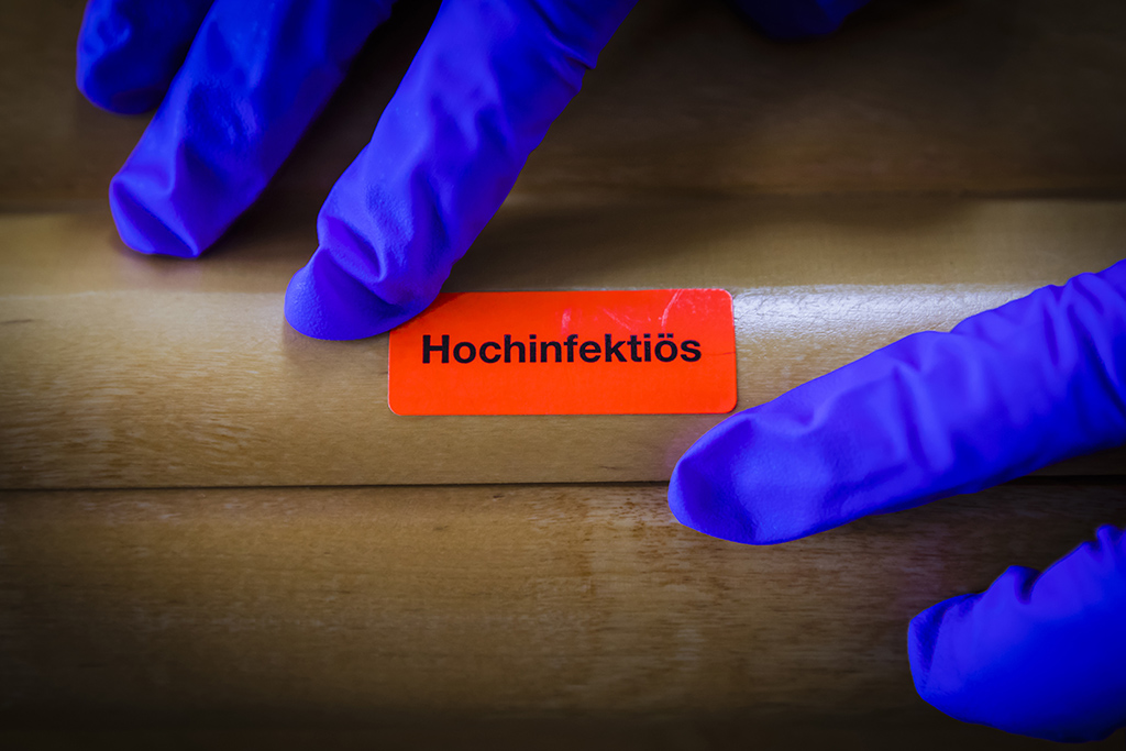 Urheberrechtlich geschuetzte Aufnahmen. Jede Verwendung ist honorarpflichtig und muss beim Urheber angezeigt werden!  [CREDIT: Lars Berg / WWW.LARSBERG.EU - Lars Berg, Von der Tinnenstrasse 13, 48145 Muenster, Germany, mobile +49 179 1379630, Bank: Commerzbank Mnster, IBAN: DE09 4008 0040 0600 9372 00 BIC: DRES DE FF 400, Finanzamt Muenster-Innenstadt, Steuernummer 337/5017/1774, USt-IdNr. DE247738150 - Verwendung nur gegen Namensnennung, Beleg und Honorar entsprechend aktueller MFMPreisliste zzgl. 7 Prozent MwSt - Bei der Verwendung ausserhalb journalistischer Berichterstattung (z.B. Werbung etc.) bitte vorher mit dem Autor Kontakt aufnehmen. Es wird grundsaetzlich keine Einholung von Persoenlichkeits-, Kunst- oder Markenrechten zugesichert, es sei denn, dies ist hier in der Bildbeschriftung ausdruecklich vermerkt. Die Einholung dieser Rechte obliegt dem Nutzer. Es gelten die unter WWW.LARSBERG.EU aufgefuehrten AGB. - NO MODEL RELEASE - ]