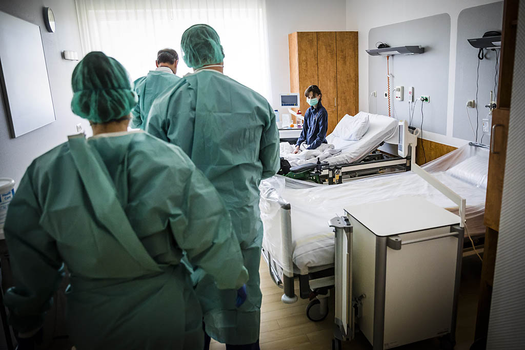 Urheberrechtlich geschuetzte Aufnahmen. Jede Verwendung ist honorarpflichtig und muss beim Urheber angezeigt werden!  [CREDIT: Lars Berg / WWW.LARSBERG.EU - Lars Berg, Von der Tinnenstrasse 13, 48145 Muenster, Germany, mobile +49 179 1379630, Bank: Commerzbank Mnster, IBAN: DE09 4008 0040 0600 9372 00 BIC: DRES DE FF 400, Finanzamt Muenster-Innenstadt, Steuernummer 337/5017/1774, USt-IdNr. DE247738150 - Verwendung nur gegen Namensnennung, Beleg und Honorar entsprechend aktueller MFMPreisliste zzgl. 7 Prozent MwSt - Bei der Verwendung ausserhalb journalistischer Berichterstattung (z.B. Werbung etc.) bitte vorher mit dem Autor Kontakt aufnehmen. Es wird grundsaetzlich keine Einholung von Persoenlichkeits-, Kunst- oder Markenrechten zugesichert, es sei denn, dies ist hier in der Bildbeschriftung ausdruecklich vermerkt. Die Einholung dieser Rechte obliegt dem Nutzer. Es gelten die unter WWW.LARSBERG.EU aufgefuehrten AGB. - NO MODEL RELEASE - ]