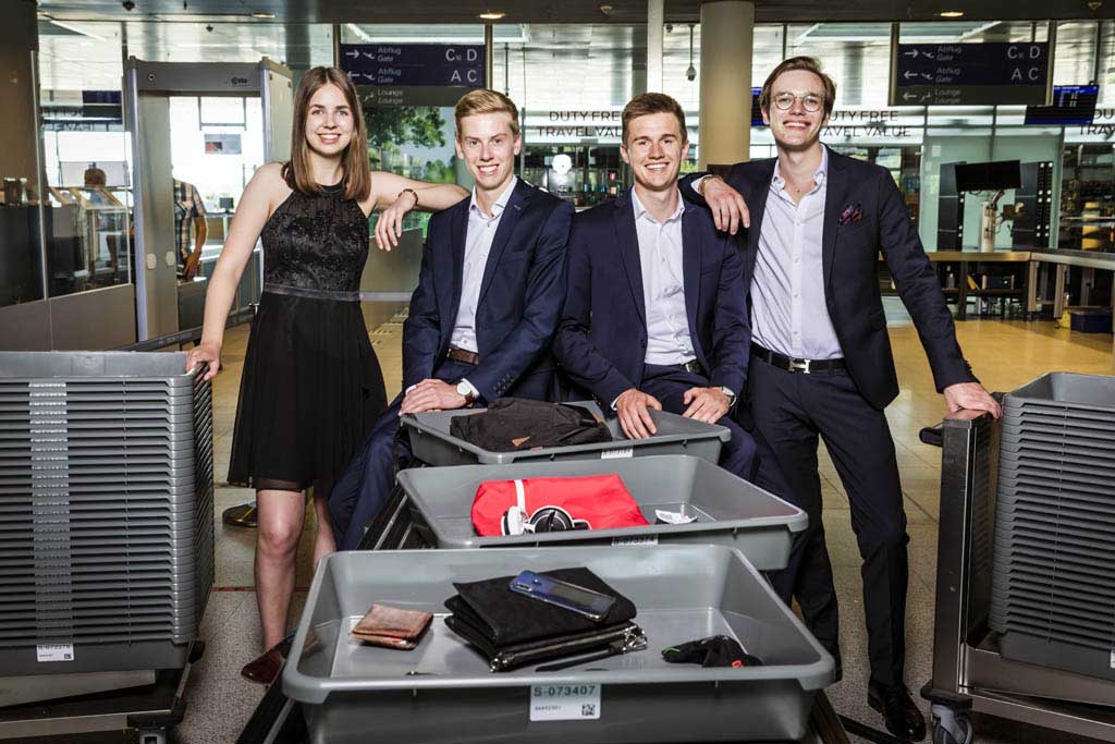 Urheberrechtlich geschuetzte Aufnahmen. Jede Verwendung ist honorarpflichtig und muss beim Urheber angezeigt werden!  [CREDIT: Lars Berg / WWW.LARSBERG.EU - Lars Berg, Von der Tinnenstrasse 13, 48145 Muenster, Germany, mobile +49 179 1379630, Bank: Commerzbank Mnster, IBAN: DE09 4008 0040 0600 9372 00 BIC: DRES DE FF 400, Finanzamt Muenster-Innenstadt, Steuernummer 337/5017/1774, USt-IdNr. DE247738150 - Verwendung nur gegen Namensnennung, Beleg und Honorar entsprechend aktueller MFMPreisliste zzgl. 7 Prozent MwSt - Bei der Verwendung ausserhalb journalistischer Berichterstattung (z.B. Werbung etc.) bitte vorher mit dem Autor Kontakt aufnehmen. Es wird grundsaetzlich keine Einholung von Persoenlichkeits-, Kunst- oder Markenrechten zugesichert, es sei denn, dies ist hier in der Bildbeschriftung ausdruecklich vermerkt. Die Einholung dieser Rechte obliegt dem Nutzer. Es gelten die unter WWW.LARSBERG.EU aufgefuehrten AGB. - NO MODEL RELEASE - ]