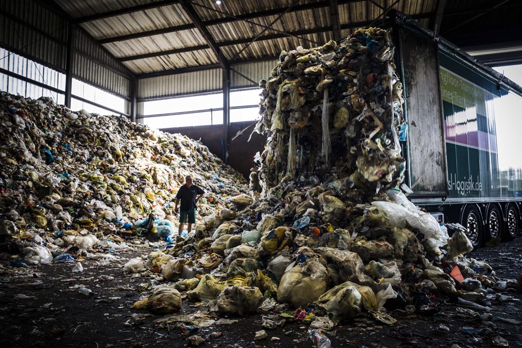 Urheberrechtlich geschuetzte Aufnahmen. Jede Verwendung ist honorarpflichtig und muss beim Urheber angezeigt werden!  [CREDIT: Lars Berg / WWW.LARSBERG.EU - Lars Berg, Von der Tinnenstrasse 13, 48145 Muenster, Germany, mobile +49 179 1379630, Bank: Commerzbank Mnster, IBAN: DE09 4008 0040 0600 9372 00 BIC: DRES DE FF 400, Finanzamt Muenster-Innenstadt, Steuernummer 337/5017/1774, USt-IdNr. DE247738150 - Verwendung nur gegen Namensnennung, Beleg und Honorar entsprechend aktueller MFMPreisliste zzgl. 7 Prozent MwSt - Bei der Verwendung ausserhalb journalistischer Berichterstattung (z.B. Werbung etc.) bitte vorher mit dem Autor Kontakt aufnehmen. Es wird grundsaetzlich keine Einholung von Persoenlichkeits-, Kunst- oder Markenrechten zugesichert, es sei denn, dies ist hier in der Bildbeschriftung ausdruecklich vermerkt. Die Einholung dieser Rechte obliegt dem Nutzer. Es gelten die unter WWW.LARSBERG.EU aufgefuehrten AGB. - NO MODEL RELEASE - ]
