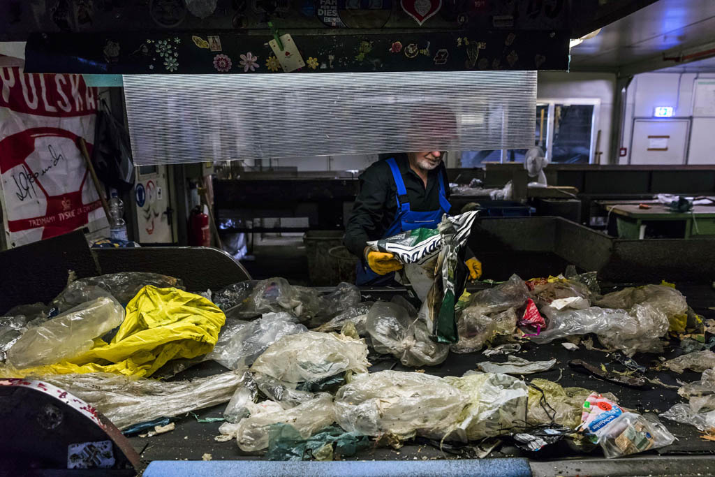 Urheberrechtlich geschuetzte Aufnahmen. Jede Verwendung ist honorarpflichtig und muss beim Urheber angezeigt werden!  [CREDIT: Lars Berg / WWW.LARSBERG.EU - Lars Berg, Von der Tinnenstrasse 13, 48145 Muenster, Germany, mobile +49 179 1379630, Bank: Commerzbank Mnster, IBAN: DE09 4008 0040 0600 9372 00 BIC: DRES DE FF 400, Finanzamt Muenster-Innenstadt, Steuernummer 337/5017/1774, USt-IdNr. DE247738150 - Verwendung nur gegen Namensnennung, Beleg und Honorar entsprechend aktueller MFMPreisliste zzgl. 7 Prozent MwSt - Bei der Verwendung ausserhalb journalistischer Berichterstattung (z.B. Werbung etc.) bitte vorher mit dem Autor Kontakt aufnehmen. Es wird grundsaetzlich keine Einholung von Persoenlichkeits-, Kunst- oder Markenrechten zugesichert, es sei denn, dies ist hier in der Bildbeschriftung ausdruecklich vermerkt. Die Einholung dieser Rechte obliegt dem Nutzer. Es gelten die unter WWW.LARSBERG.EU aufgefuehrten AGB. - NO MODEL RELEASE - ]