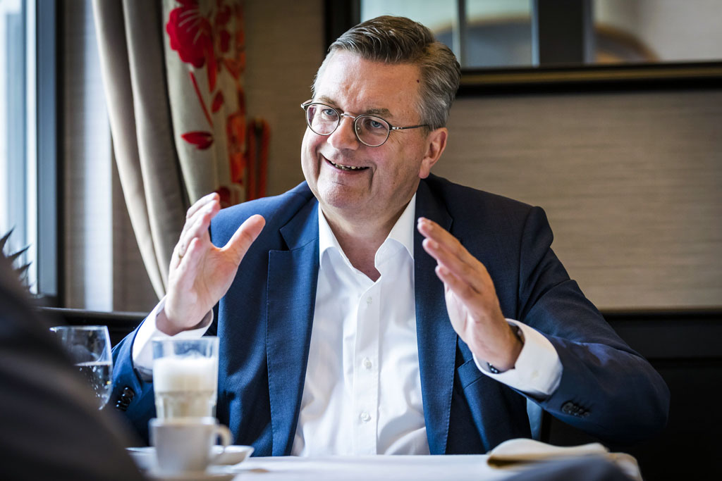 Urheberrechtlich geschuetzte Aufnahmen. Jede Verwendung ist honorarpflichtig und muss beim Urheber angezeigt werden!  [CREDIT: Lars Berg / WWW.LARSBERG.EU - Lars Berg, Von der Tinnenstrasse 13, 48145 Muenster, Germany, mobile +49 179 1379630, Bank: Commerzbank Mnster, IBAN: DE09 4008 0040 0600 9372 00 BIC: DRES DE FF 400, Finanzamt Muenster-Innenstadt, Steuernummer 337/5017/1774, USt-IdNr. DE247738150 - Verwendung nur gegen Namensnennung, Beleg und Honorar entsprechend aktueller MFMPreisliste zzgl. 7 Prozent MwSt - Bei der Verwendung ausserhalb journalistischer Berichterstattung (z.B. Werbung etc.) bitte vorher mit dem Autor Kontakt aufnehmen. Es wird grundsaetzlich keine Einholung von Persoenlichkeits-, Kunst- oder Markenrechten zugesichert, es sei denn, dies ist hier in der Bildbeschriftung ausdruecklich vermerkt. Die Einholung dieser Rechte obliegt dem Nutzer. Es gelten die unter WWW.LARSBERG.EU aufgefuehrten AGB. - NO MODEL RELEASE - ]