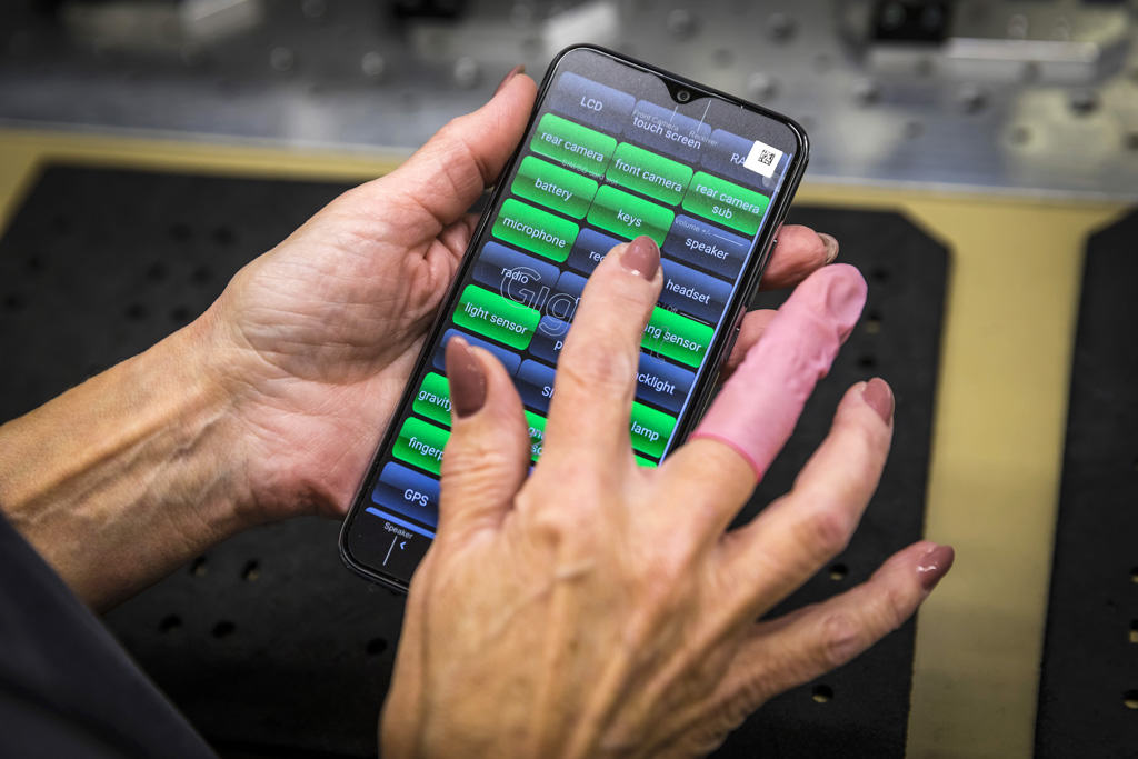 Urheberrechtlich geschuetzte Aufnahmen. Jede Verwendung ist honorarpflichtig und muss beim Urheber angezeigt werden!  [CREDIT: Lars Berg / WWW.LARSBERG.EU - Lars Berg, Von der Tinnenstrasse 13, 48145 Muenster, Germany, mobile +49 179 1379630, Bank: Commerzbank Mnster, IBAN: DE09 4008 0040 0600 9372 00 BIC: DRES DE FF 400, Finanzamt Muenster-Innenstadt, Steuernummer 337/5017/1774, USt-IdNr. DE247738150 - Verwendung nur gegen Namensnennung, Beleg und Honorar entsprechend aktueller MFMPreisliste zzgl. 7 Prozent MwSt - Bei der Verwendung ausserhalb journalistischer Berichterstattung (z.B. Werbung etc.) bitte vorher mit dem Autor Kontakt aufnehmen. Es wird grundsaetzlich keine Einholung von Persoenlichkeits-, Kunst- oder Markenrechten zugesichert, es sei denn, dies ist hier in der Bildbeschriftung ausdruecklich vermerkt. Die Einholung dieser Rechte obliegt dem Nutzer. Es gelten die unter WWW.LARSBERG.EU aufgefuehrten AGB. - NO MODEL RELEASE - ]