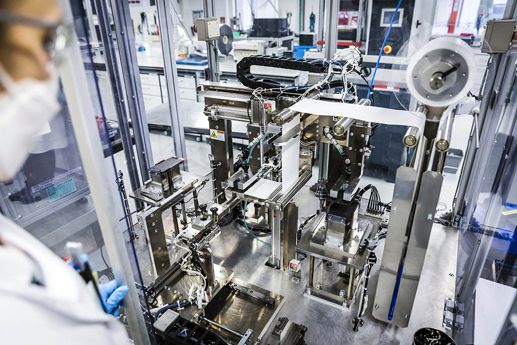 Urheberrechtlich geschuetzte Aufnahmen. Jede Verwendung ist honorarpflichtig und muss beim Urheber angezeigt werden!  [CREDIT: Lars Berg / WWW.LARSBERG.EU - Lars Berg, Von der Tinnenstrasse 13, 48145 Muenster, Germany, mobile +49 179 1379630, Bank: Commerzbank Mnster, IBAN: DE09 4008 0040 0600 9372 00 BIC: DRES DE FF 400, Finanzamt Muenster-Innenstadt, Steuernummer 337/5017/1774, USt-IdNr. DE247738150 - Verwendung nur gegen Namensnennung, Beleg und Honorar entsprechend aktueller MFMPreisliste zzgl. 7 Prozent MwSt - Bei der Verwendung ausserhalb journalistischer Berichterstattung (z.B. Werbung etc.) bitte vorher mit dem Autor Kontakt aufnehmen. Es wird grundsaetzlich keine Einholung von Persoenlichkeits-, Kunst- oder Markenrechten zugesichert, es sei denn, dies ist hier in der Bildbeschriftung ausdruecklich vermerkt. Die Einholung dieser Rechte obliegt dem Nutzer. Es gelten die unter WWW.LARSBERG.EU aufgefuehrten AGB. - NO MODEL RELEASE - ]