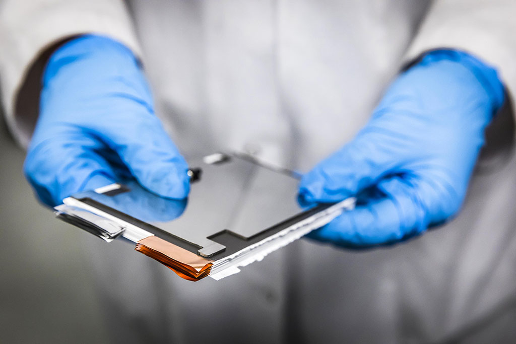 Urheberrechtlich geschuetzte Aufnahmen. Jede Verwendung ist honorarpflichtig und muss beim Urheber angezeigt werden!  [CREDIT: Lars Berg / WWW.LARSBERG.EU - Lars Berg, Von der Tinnenstrasse 13, 48145 Muenster, Germany, mobile +49 179 1379630, Bank: Commerzbank Mnster, IBAN: DE09 4008 0040 0600 9372 00 BIC: DRES DE FF 400, Finanzamt Muenster-Innenstadt, Steuernummer 337/5017/1774, USt-IdNr. DE247738150 - Verwendung nur gegen Namensnennung, Beleg und Honorar entsprechend aktueller MFMPreisliste zzgl. 7 Prozent MwSt - Bei der Verwendung ausserhalb journalistischer Berichterstattung (z.B. Werbung etc.) bitte vorher mit dem Autor Kontakt aufnehmen. Es wird grundsaetzlich keine Einholung von Persoenlichkeits-, Kunst- oder Markenrechten zugesichert, es sei denn, dies ist hier in der Bildbeschriftung ausdruecklich vermerkt. Die Einholung dieser Rechte obliegt dem Nutzer. Es gelten die unter WWW.LARSBERG.EU aufgefuehrten AGB. - NO MODEL RELEASE - ]