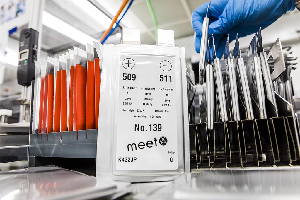 Urheberrechtlich geschuetzte Aufnahmen. Jede Verwendung ist honorarpflichtig und muss beim Urheber angezeigt werden!  [CREDIT: Lars Berg / WWW.LARSBERG.EU - Lars Berg, Von der Tinnenstrasse 13, 48145 Muenster, Germany, mobile +49 179 1379630, Bank: Commerzbank Mnster, IBAN: DE09 4008 0040 0600 9372 00 BIC: DRES DE FF 400, Finanzamt Muenster-Innenstadt, Steuernummer 337/5017/1774, USt-IdNr. DE247738150 - Verwendung nur gegen Namensnennung, Beleg und Honorar entsprechend aktueller MFMPreisliste zzgl. 7 Prozent MwSt - Bei der Verwendung ausserhalb journalistischer Berichterstattung (z.B. Werbung etc.) bitte vorher mit dem Autor Kontakt aufnehmen. Es wird grundsaetzlich keine Einholung von Persoenlichkeits-, Kunst- oder Markenrechten zugesichert, es sei denn, dies ist hier in der Bildbeschriftung ausdruecklich vermerkt. Die Einholung dieser Rechte obliegt dem Nutzer. Es gelten die unter WWW.LARSBERG.EU aufgefuehrten AGB. - NO MODEL RELEASE - ]