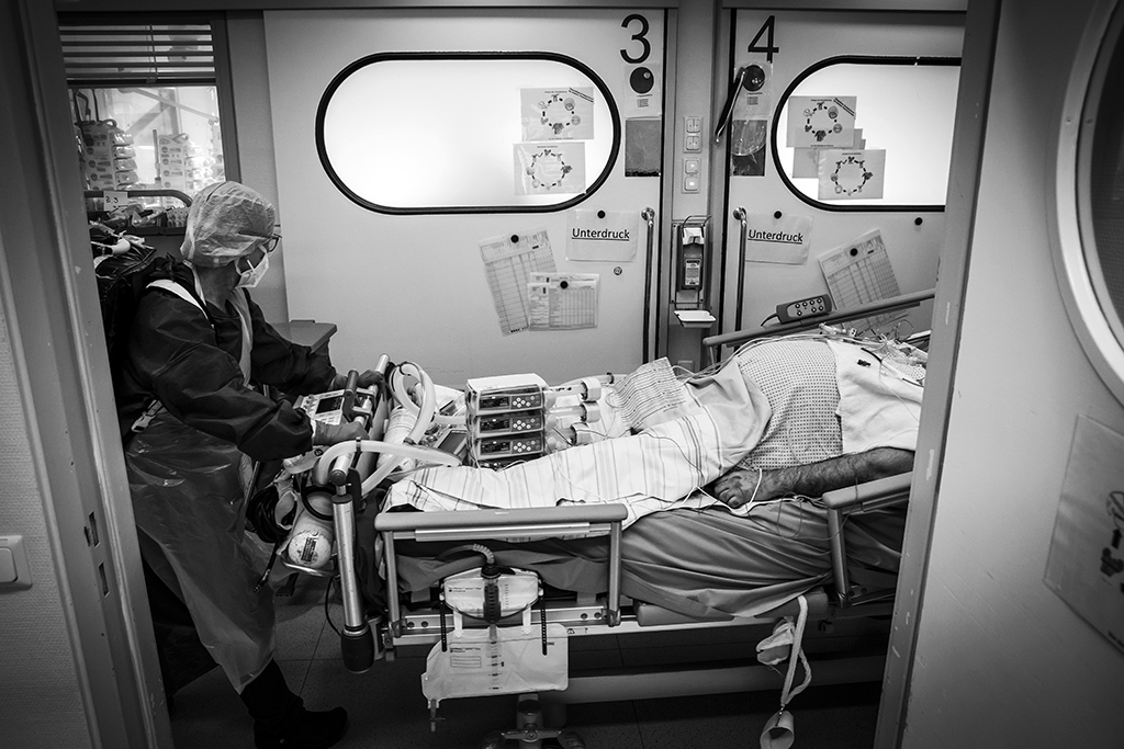 Urheberrechtlich geschuetzte Aufnahmen. Jede Verwendung ist honorarpflichtig und muss beim Urheber angezeigt werden!  [CREDIT: Lars Berg / WWW.LARSBERG.EU - Lars Berg, Von der Tinnenstrasse 13, 48145 Muenster, Germany, mobile +49 179 1379630, Bank: Commerzbank Mnster, IBAN: DE09 4008 0040 0600 9372 00 BIC: DRES DE FF 400, Finanzamt Muenster-Innenstadt, Steuernummer 337/5017/1774, USt-IdNr. DE247738150 - Verwendung nur gegen Namensnennung, Beleg und Honorar entsprechend aktueller MFMPreisliste zzgl. 7 Prozent MwSt - Bei der Verwendung ausserhalb journalistischer Berichterstattung (z.B. Werbung etc.) bitte vorher mit dem Autor Kontakt aufnehmen. Es wird grundsaetzlich keine Einholung von Persoenlichkeits-, Kunst- oder Markenrechten zugesichert, es sei denn, dies ist hier in der Bildbeschriftung ausdruecklich vermerkt. Die Einholung dieser Rechte obliegt dem Nutzer. Es gelten die unter WWW.LARSBERG.EU aufgefuehrten AGB. - NO MODEL RELEASE - ]