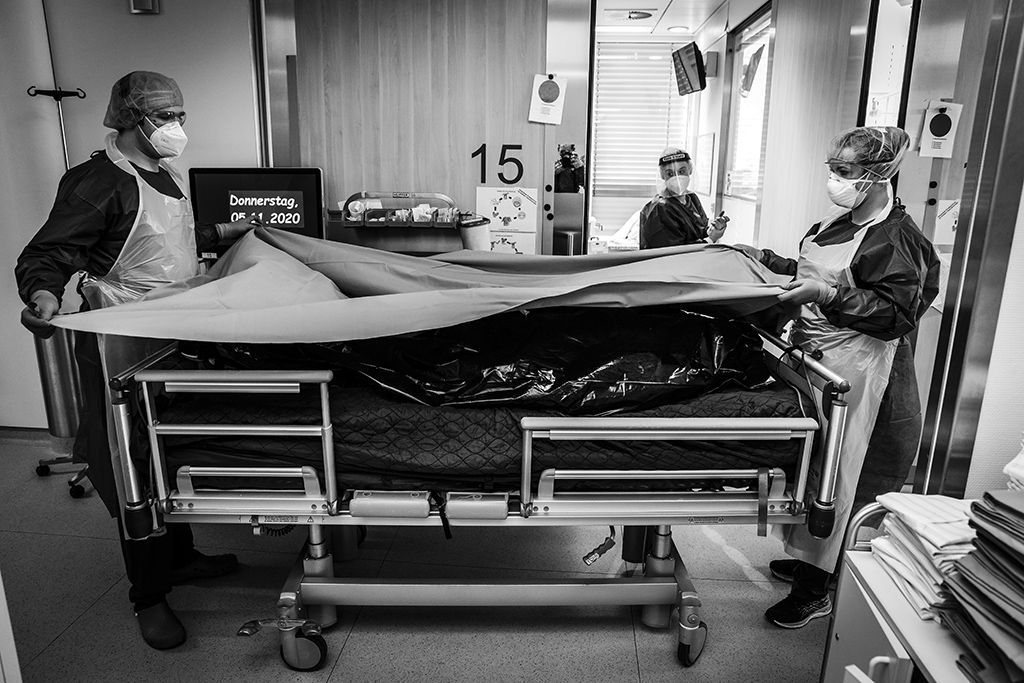 Urheberrechtlich geschuetzte Aufnahmen. Jede Verwendung ist honorarpflichtig und muss beim Urheber angezeigt werden!  [CREDIT: Lars Berg / WWW.LARSBERG.EU - Lars Berg, Von der Tinnenstrasse 13, 48145 Muenster, Germany, mobile +49 179 1379630, Bank: Commerzbank Mnster, IBAN: DE09 4008 0040 0600 9372 00 BIC: DRES DE FF 400, Finanzamt Muenster-Innenstadt, Steuernummer 337/5017/1774, USt-IdNr. DE247738150 - Verwendung nur gegen Namensnennung, Beleg und Honorar entsprechend aktueller MFMPreisliste zzgl. 7 Prozent MwSt - Bei der Verwendung ausserhalb journalistischer Berichterstattung (z.B. Werbung etc.) bitte vorher mit dem Autor Kontakt aufnehmen. Es wird grundsaetzlich keine Einholung von Persoenlichkeits-, Kunst- oder Markenrechten zugesichert, es sei denn, dies ist hier in der Bildbeschriftung ausdruecklich vermerkt. Die Einholung dieser Rechte obliegt dem Nutzer. Es gelten die unter WWW.LARSBERG.EU aufgefuehrten AGB. - NO MODEL RELEASE - ]