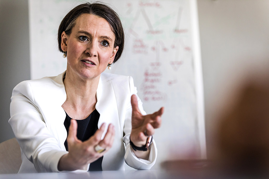 Urheberrechtlich geschuetzte Aufnahmen. Jede Verwendung ist honorarpflichtig und muss beim Urheber angezeigt werden!  [CREDIT: Lars Berg / WWW.LARSBERG.EU - Lars Berg, Von der Tinnenstrasse 13, 48145 Muenster, Germany, mobile +49 179 1379630, Bank: Commerzbank Mnster, IBAN: DE09 4008 0040 0600 9372 00 BIC: DRES DE FF 400, Finanzamt Muenster-Innenstadt, Steuernummer 337/5017/1774, USt-IdNr. DE247738150 - Verwendung nur gegen Namensnennung, Beleg und Honorar entsprechend aktueller MFMPreisliste zzgl. 7 Prozent MwSt - Bei der Verwendung ausserhalb journalistischer Berichterstattung (z.B. Werbung etc.) bitte vorher mit dem Autor Kontakt aufnehmen. Es wird grundsaetzlich keine Einholung von Persoenlichkeits-, Kunst- oder Markenrechten zugesichert, es sei denn, dies ist hier in der Bildbeschriftung ausdruecklich vermerkt. Die Einholung dieser Rechte obliegt dem Nutzer. Es gelten die unter WWW.LARSBERG.EU aufgefuehrten AGB. - NO MODEL RELEASE - ]