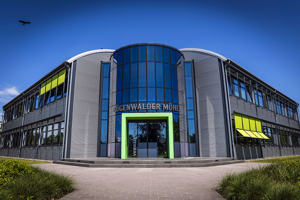 Urheberrechtlich geschuetzte Aufnahmen. Jede Verwendung ist honorarpflichtig und muss beim Urheber angezeigt werden!  [CREDIT: Lars Berg / WWW.LARSBERG.EU - Lars Berg, Von der Tinnenstrasse 13, 48145 Muenster, Germany, mobile +49 179 1379630, Bank: Commerzbank Mnster, IBAN: DE09 4008 0040 0600 9372 00 BIC: DRES DE FF 400, Finanzamt Muenster-Innenstadt, Steuernummer 337/5017/1774, USt-IdNr. DE247738150 - Verwendung nur gegen Namensnennung, Beleg und Honorar entsprechend aktueller MFMPreisliste zzgl. 7 Prozent MwSt - Bei der Verwendung ausserhalb journalistischer Berichterstattung (z.B. Werbung etc.) bitte vorher mit dem Autor Kontakt aufnehmen. Es wird grundsaetzlich keine Einholung von Persoenlichkeits-, Kunst- oder Markenrechten zugesichert, es sei denn, dies ist hier in der Bildbeschriftung ausdruecklich vermerkt. Die Einholung dieser Rechte obliegt dem Nutzer. Es gelten die unter WWW.LARSBERG.EU aufgefuehrten AGB. - NO MODEL RELEASE - ]