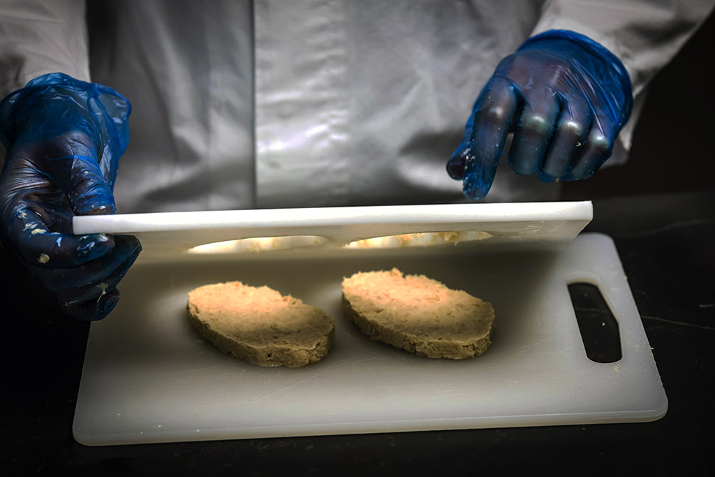 Urheberrechtlich geschuetzte Aufnahmen. Jede Verwendung ist honorarpflichtig und muss beim Urheber angezeigt werden!  [CREDIT: Lars Berg / WWW.LARSBERG.EU - Lars Berg, Von der Tinnenstrasse 13, 48145 Muenster, Germany, mobile +49 179 1379630, Bank: Commerzbank Mnster, IBAN: DE09 4008 0040 0600 9372 00 BIC: DRES DE FF 400, Finanzamt Muenster-Innenstadt, Steuernummer 337/5017/1774, USt-IdNr. DE247738150 - Verwendung nur gegen Namensnennung, Beleg und Honorar entsprechend aktueller MFMPreisliste zzgl. 7 Prozent MwSt - Bei der Verwendung ausserhalb journalistischer Berichterstattung (z.B. Werbung etc.) bitte vorher mit dem Autor Kontakt aufnehmen. Es wird grundsaetzlich keine Einholung von Persoenlichkeits-, Kunst- oder Markenrechten zugesichert, es sei denn, dies ist hier in der Bildbeschriftung ausdruecklich vermerkt. Die Einholung dieser Rechte obliegt dem Nutzer. Es gelten die unter WWW.LARSBERG.EU aufgefuehrten AGB. - NO MODEL RELEASE - ]